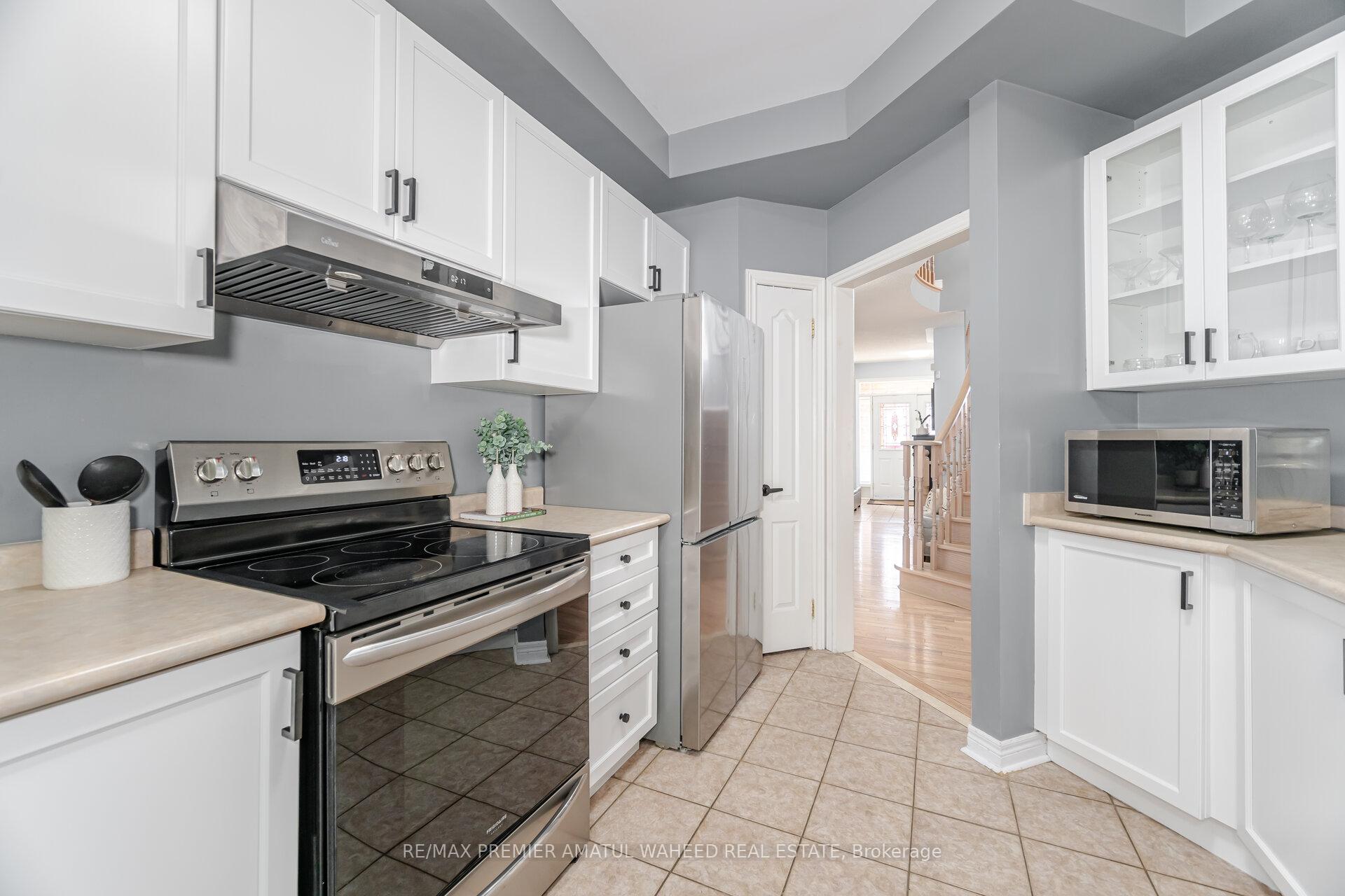 Photo 13 of 106 Tierra Avenue, Vaughan, Vellore Village — HOMEH