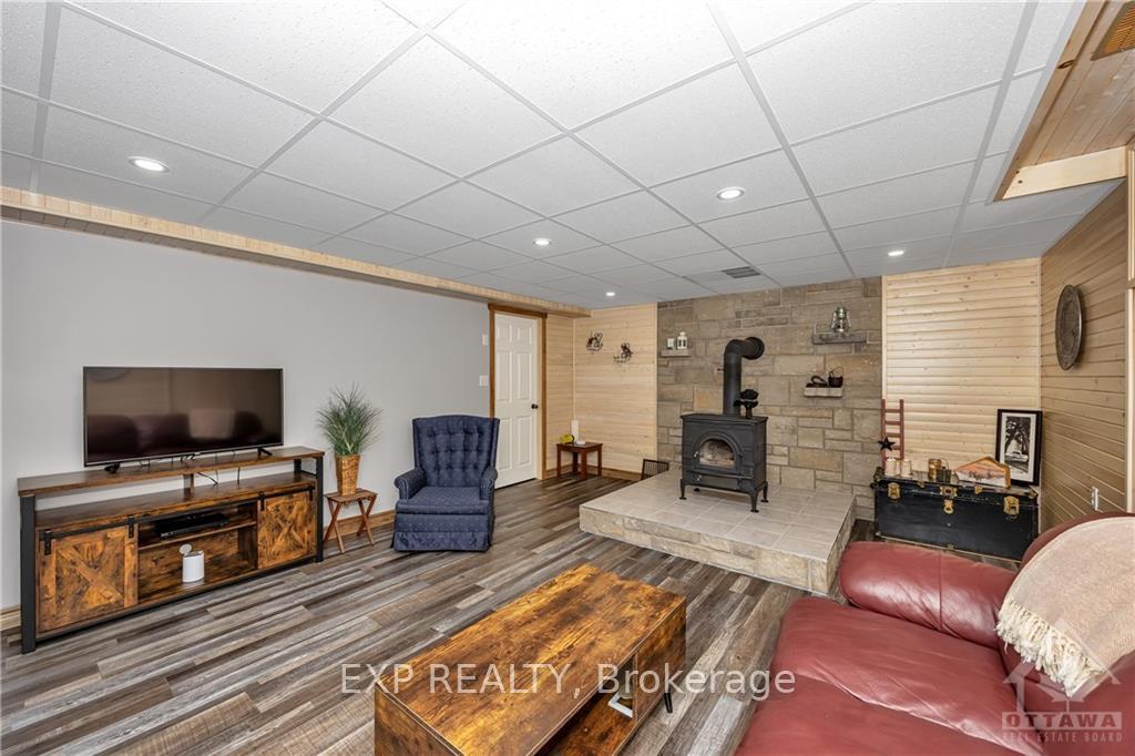 Photo 21 of 34009 Highway 41, Bonnechere Valley, Eganville/Bonnechere Twp — HOMEH