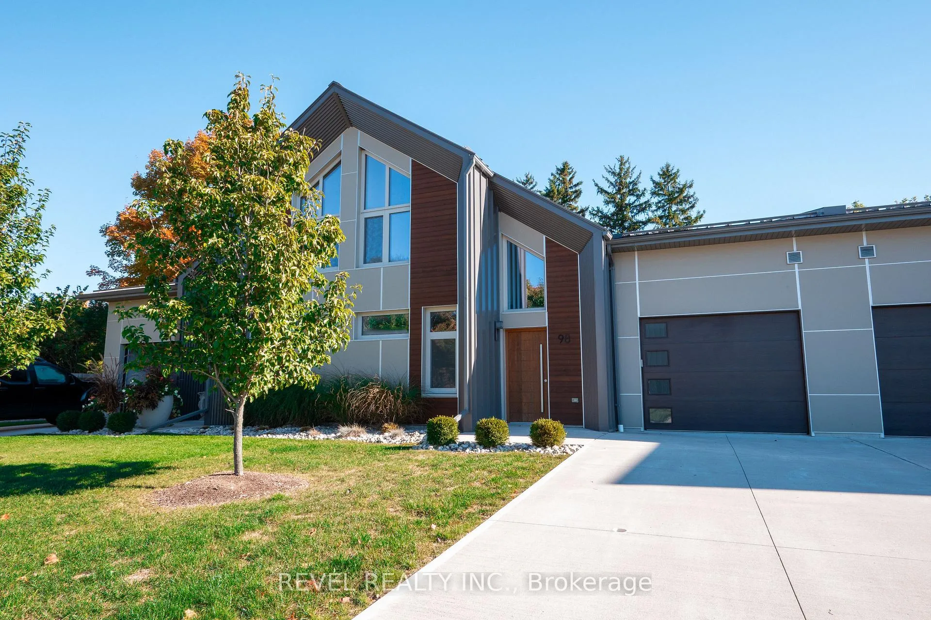 Photo 1 of 92 Elgin Street, Zorra, Embro — HOMEH