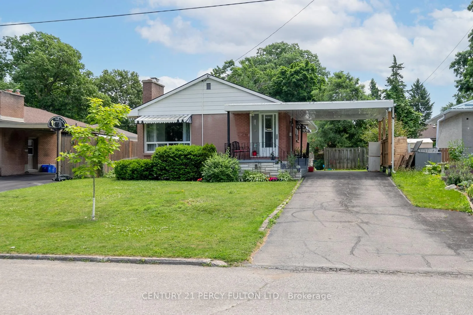 Front of Unit Bsmt, 12 Northwood Crescent