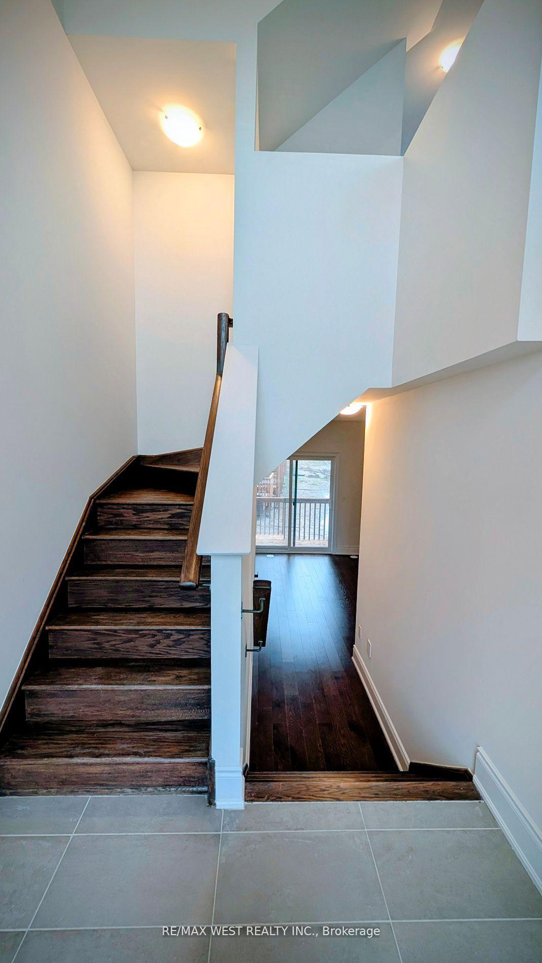 Photo 3 of 138 Wascana Road, Vaughan, Elder Mills — HOMEH