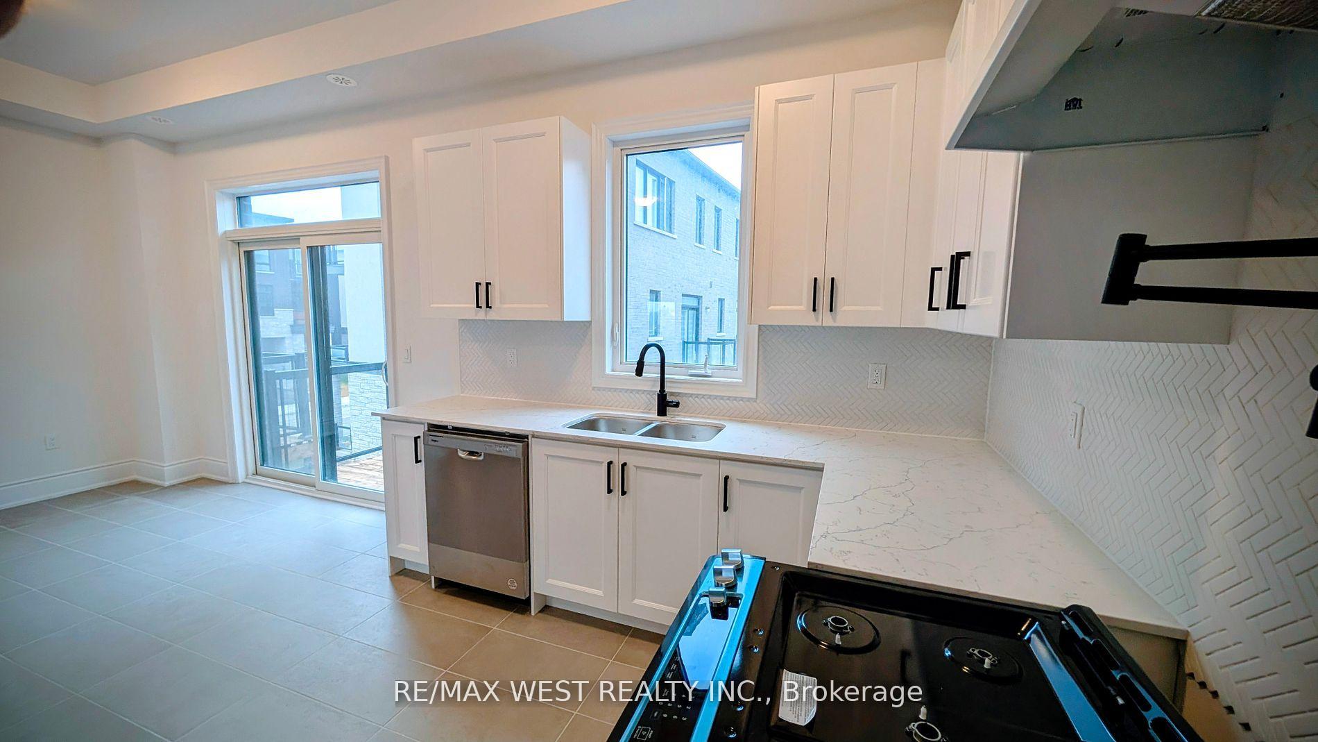 Photo 10 of 138 Wascana Road, Vaughan, Elder Mills — HOMEH