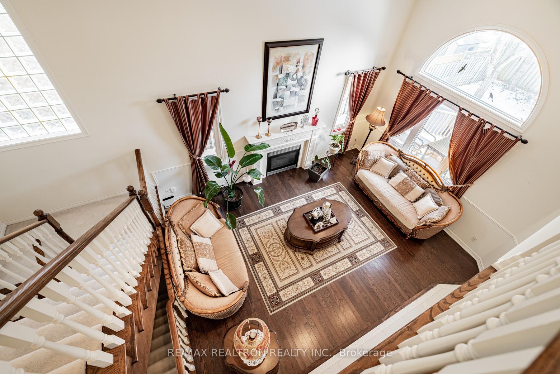 Photo 6 of 75 Wild Orchid Crescent, Markham, Cachet — HOMEH