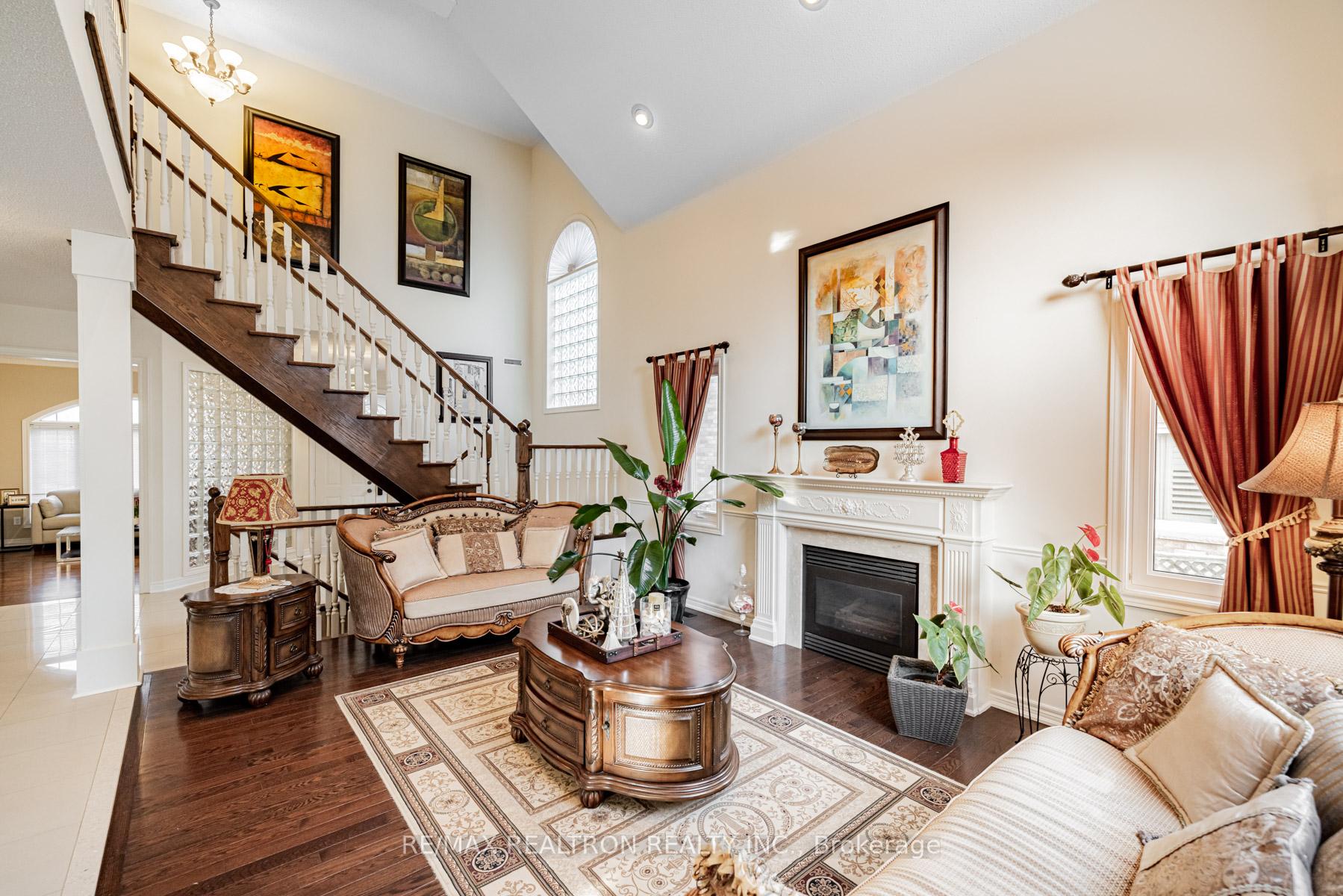 Photo 15 of 75 Wild Orchid Crescent, Markham, Cachet — HOMEH