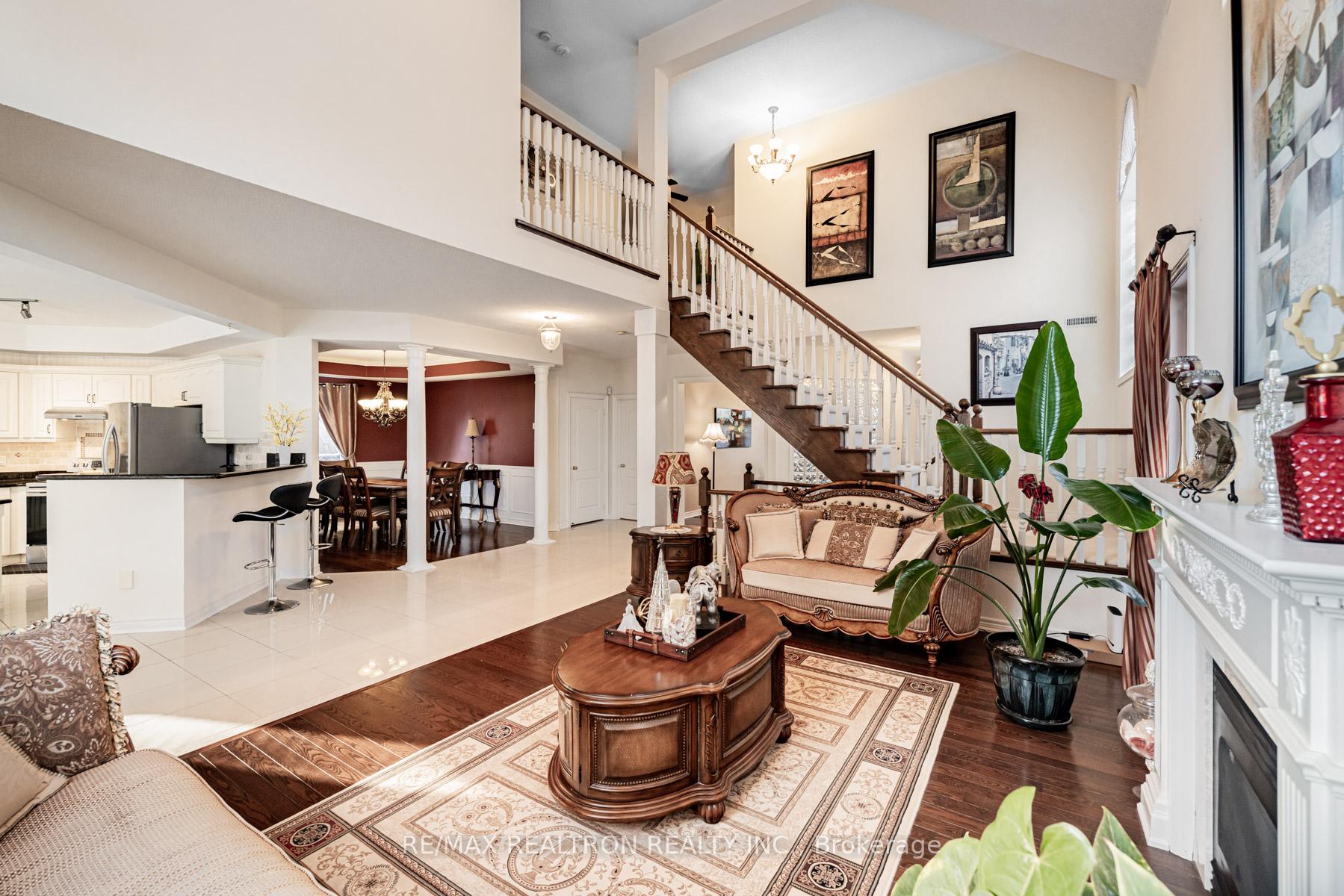 Photo 16 of 75 Wild Orchid Crescent, Markham, Cachet — HOMEH
