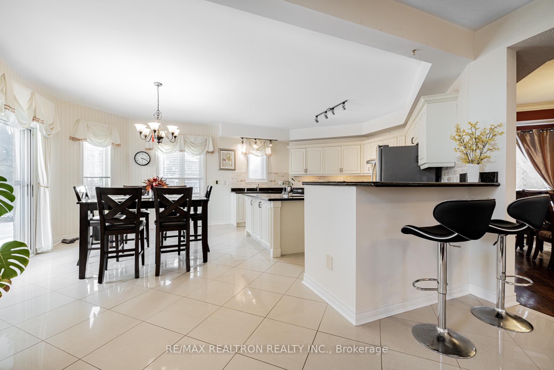Photo 17 of 75 Wild Orchid Crescent, Markham, Cachet — HOMEH