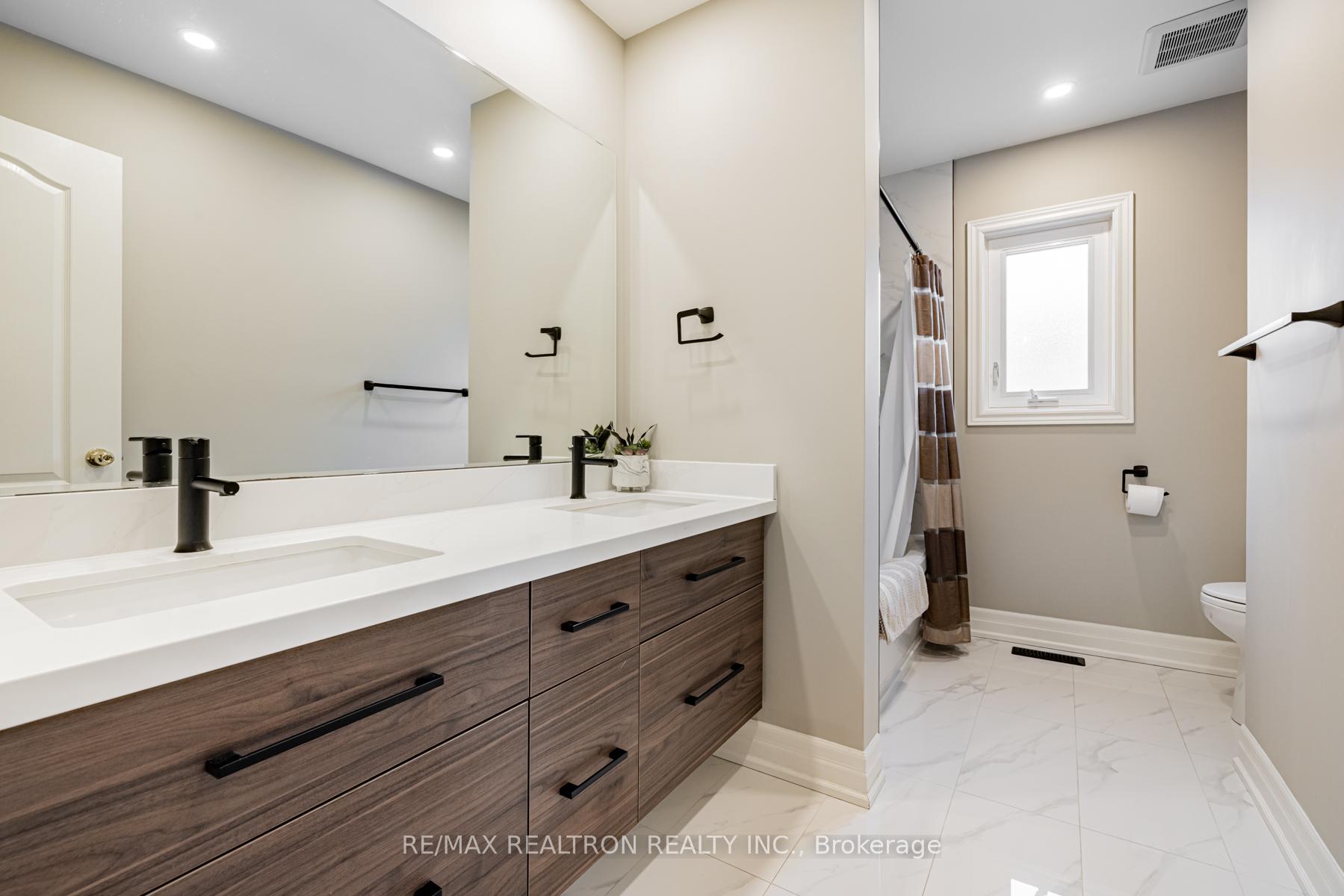 Photo 31 of 75 Wild Orchid Crescent, Markham, Cachet — HOMEH