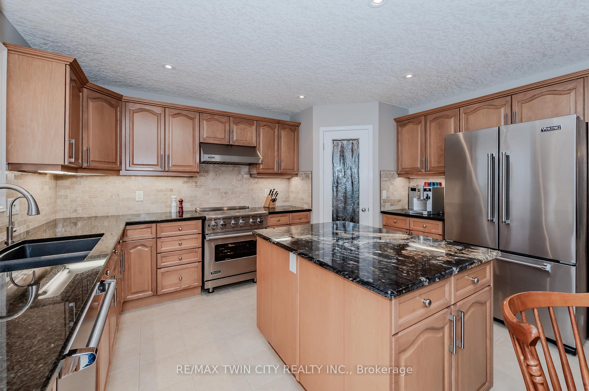 Photo 7 of 425 Pastern Trail, Waterloo — HOMEH