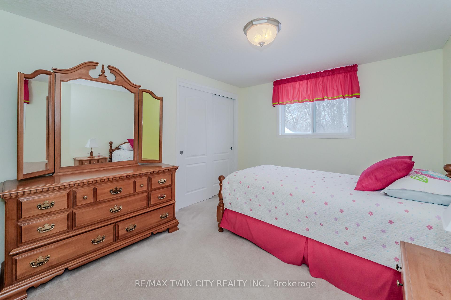 Photo 19 of 425 Pastern Trail, Waterloo — HOMEH