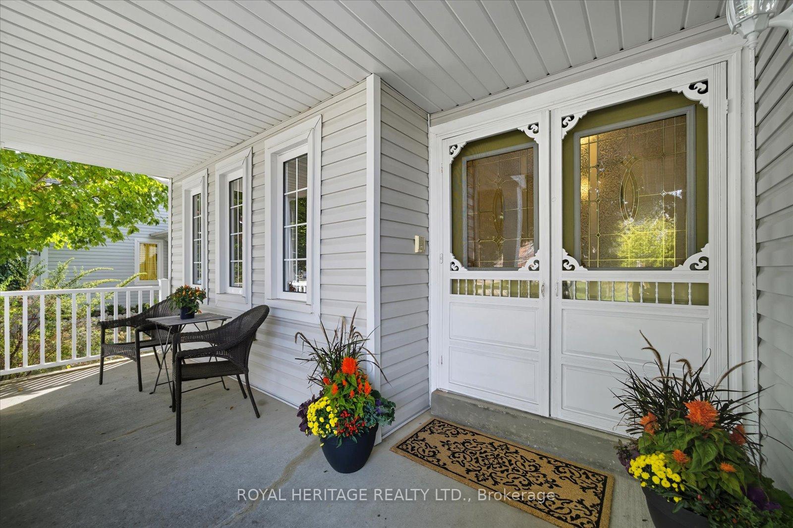 Photo 3 of 10 Watford Street, Whitby, Brooklin — HOMEH