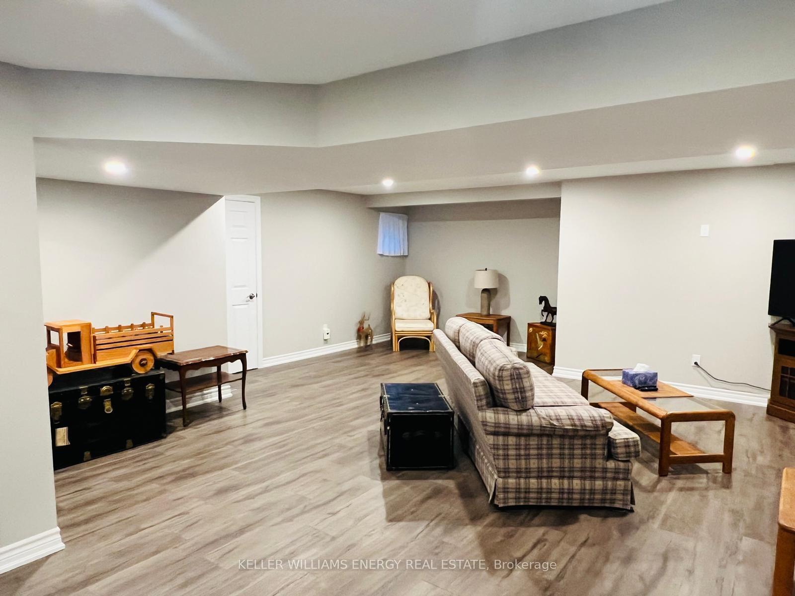 Photo 3 of 63 Inglewood Place, Whitby, Blue Grass Meadows — HOMEH