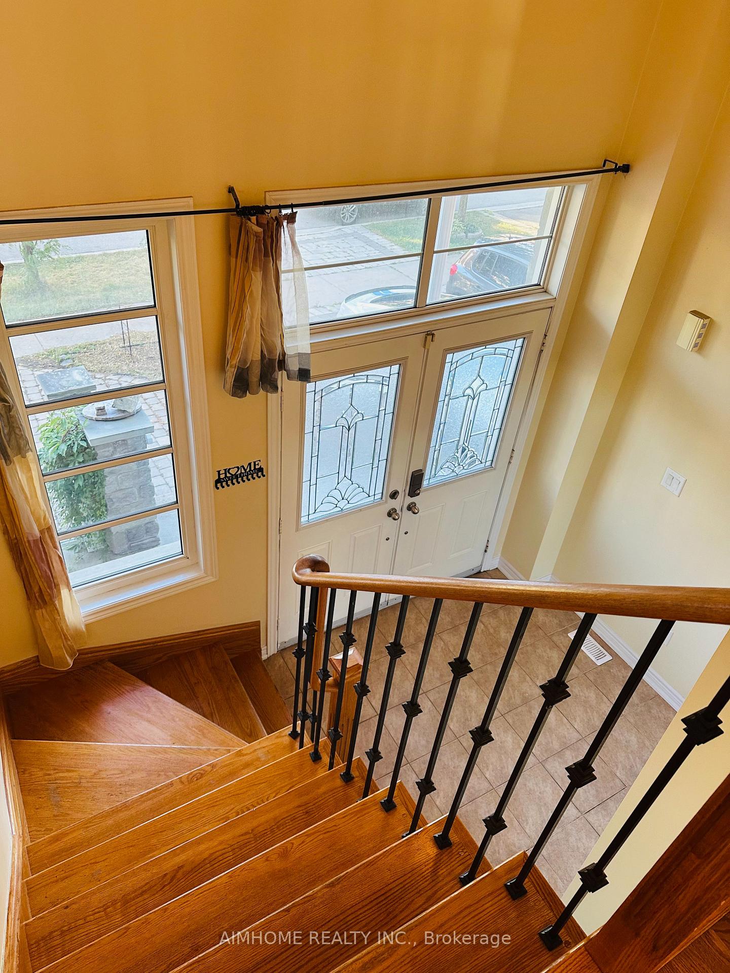 Photo 3 of 26 Asner Avenue, Vaughan, Patterson — HOMEH