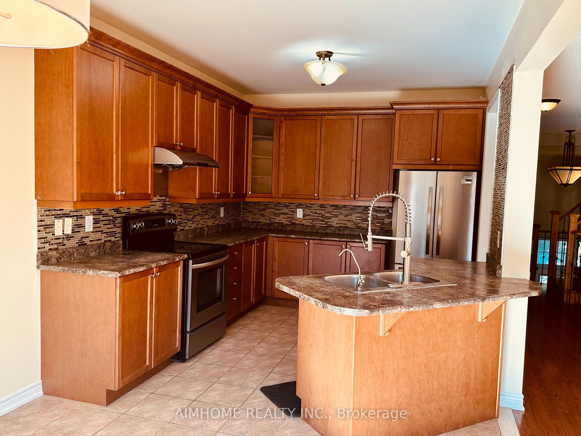Photo 6 of 26 Asner Avenue, Vaughan, Patterson — HOMEH