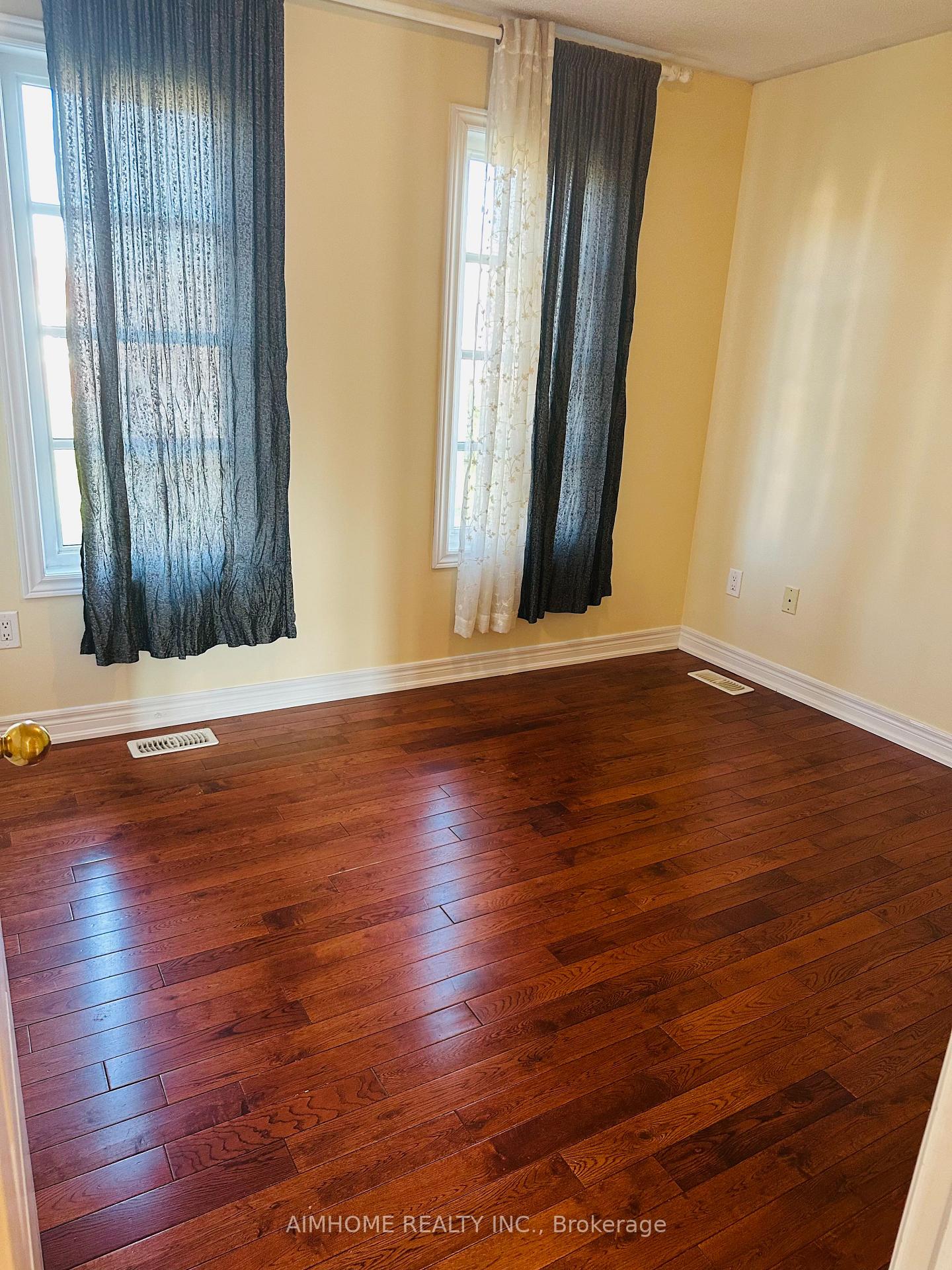 Photo 10 of 26 Asner Avenue, Vaughan, Patterson — HOMEH