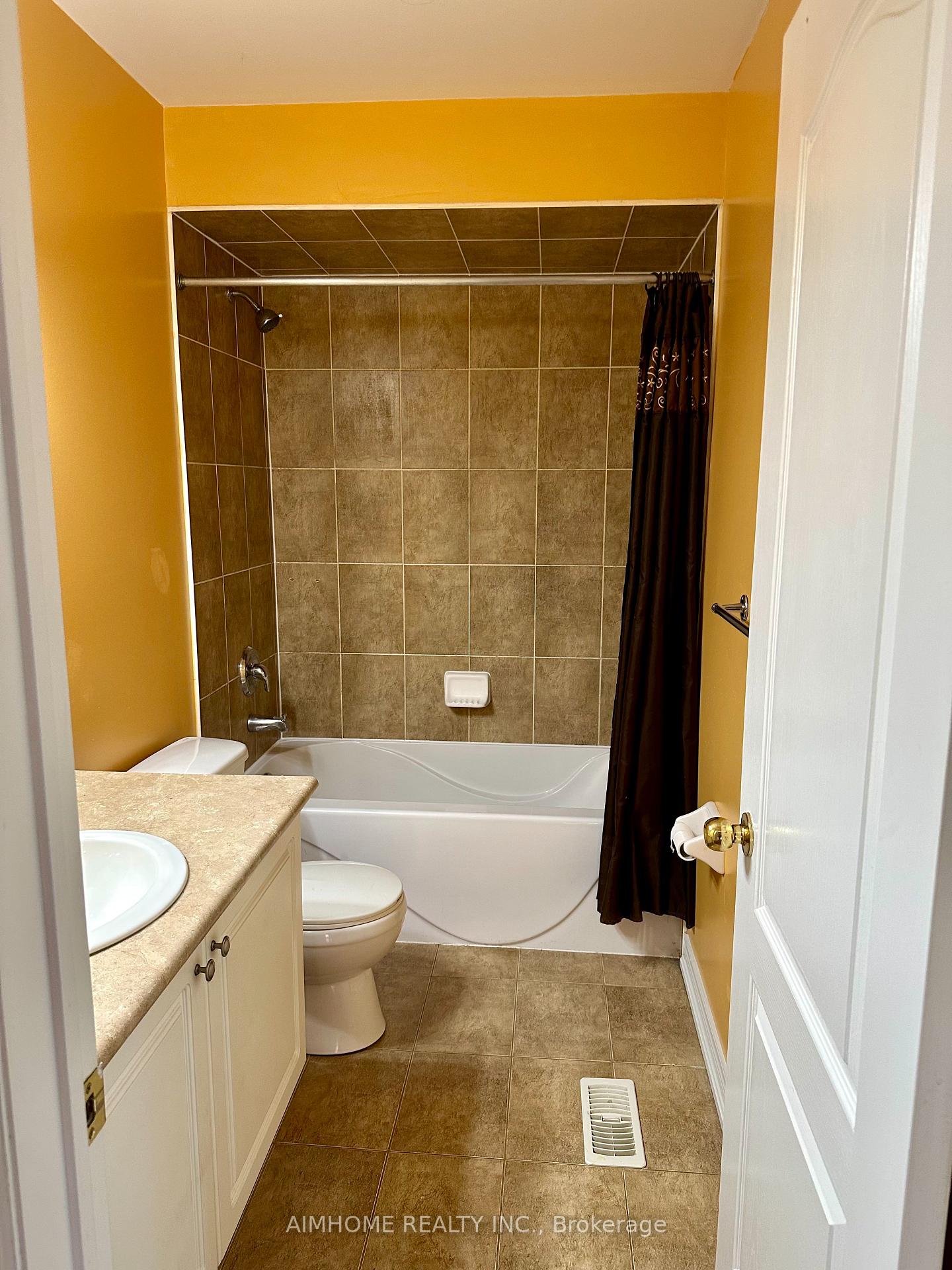 Photo 12 of 26 Asner Avenue, Vaughan, Patterson — HOMEH