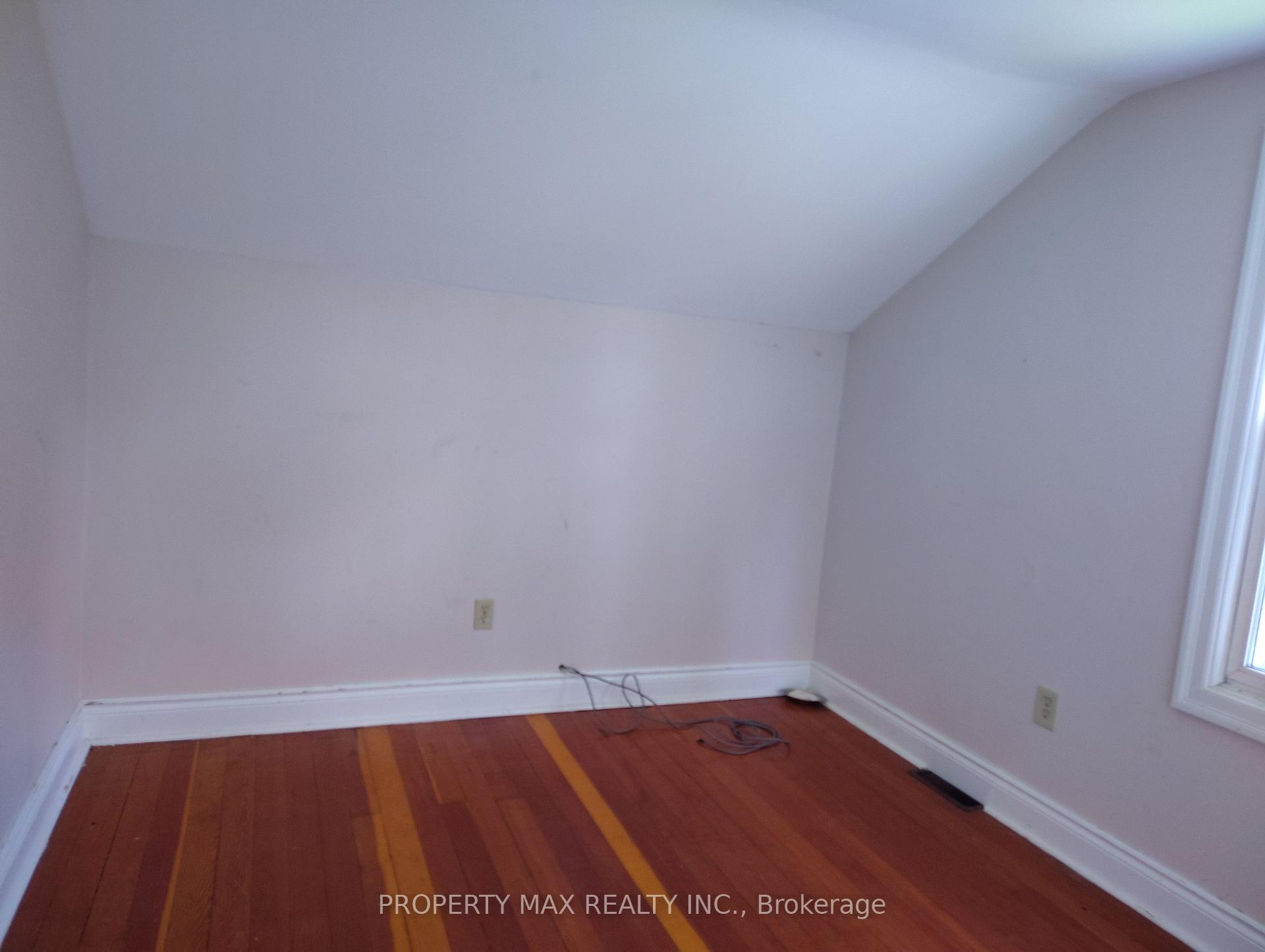 Photo 27 of 9570 Duffs Road, Whitby, Brooklin — HOMEH