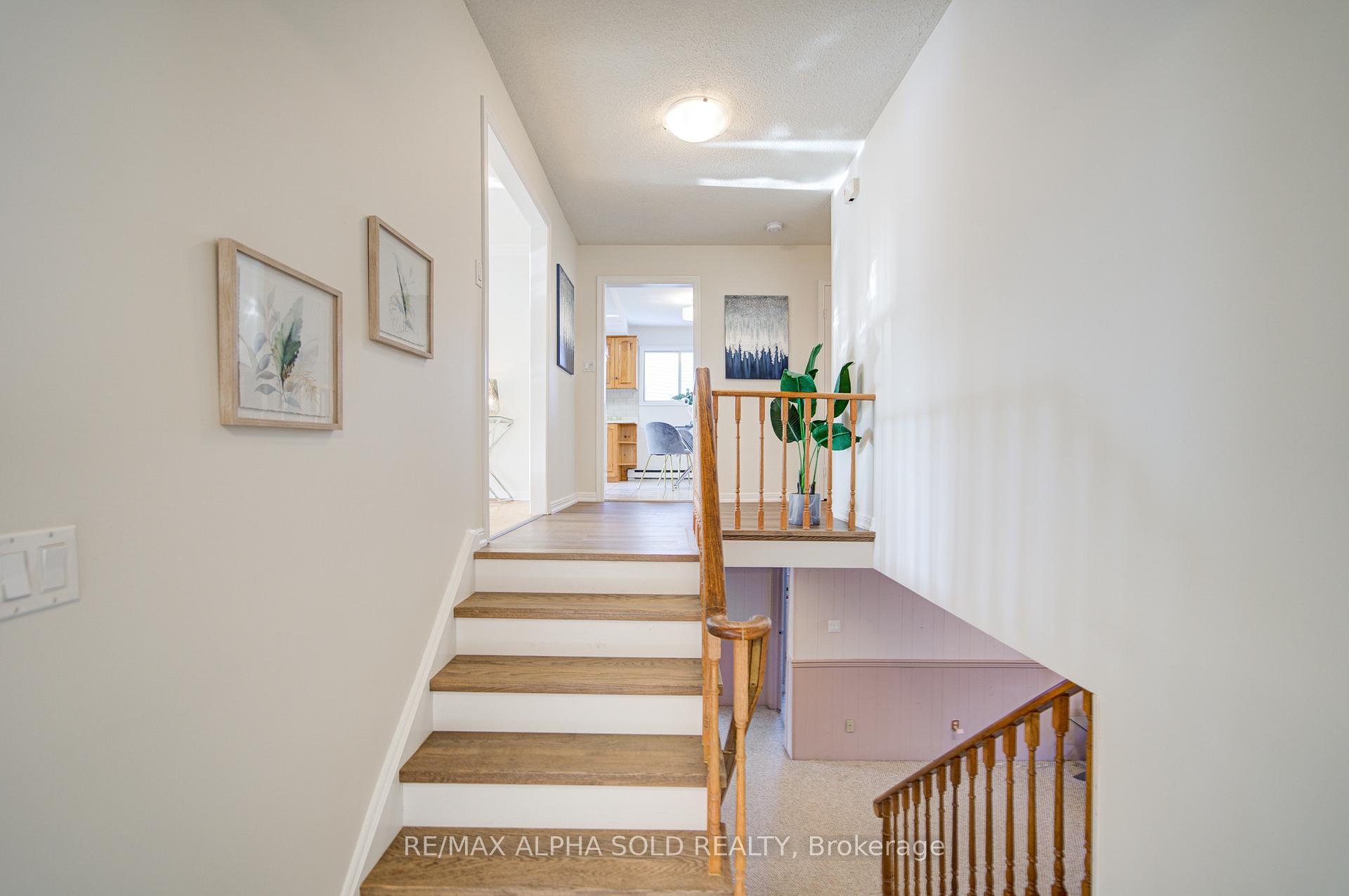 Photo 8 of 73 Oak Lea Circle, Markham, Markham Village — HOMEH