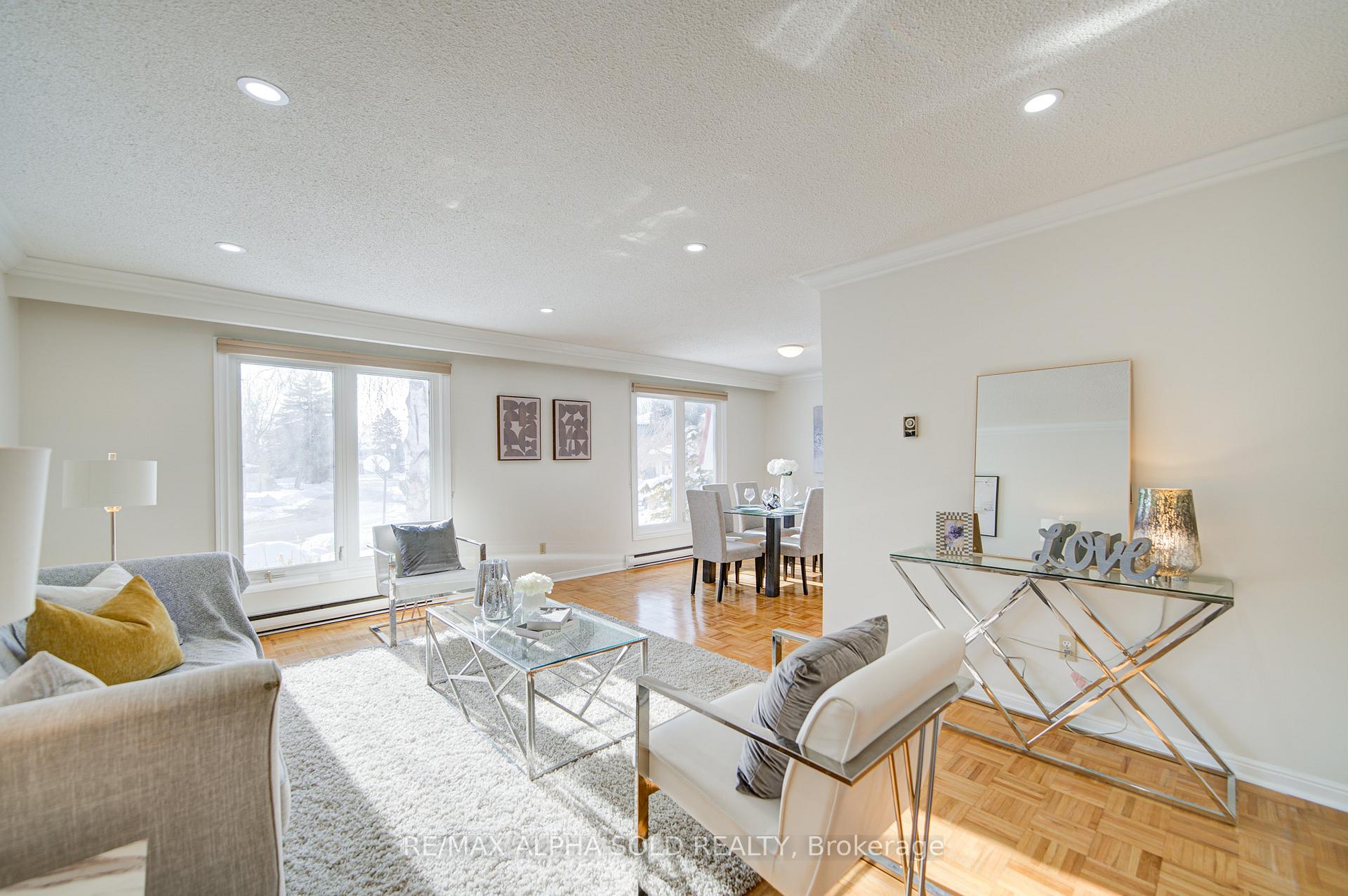 Photo 9 of 73 Oak Lea Circle, Markham, Markham Village — HOMEH