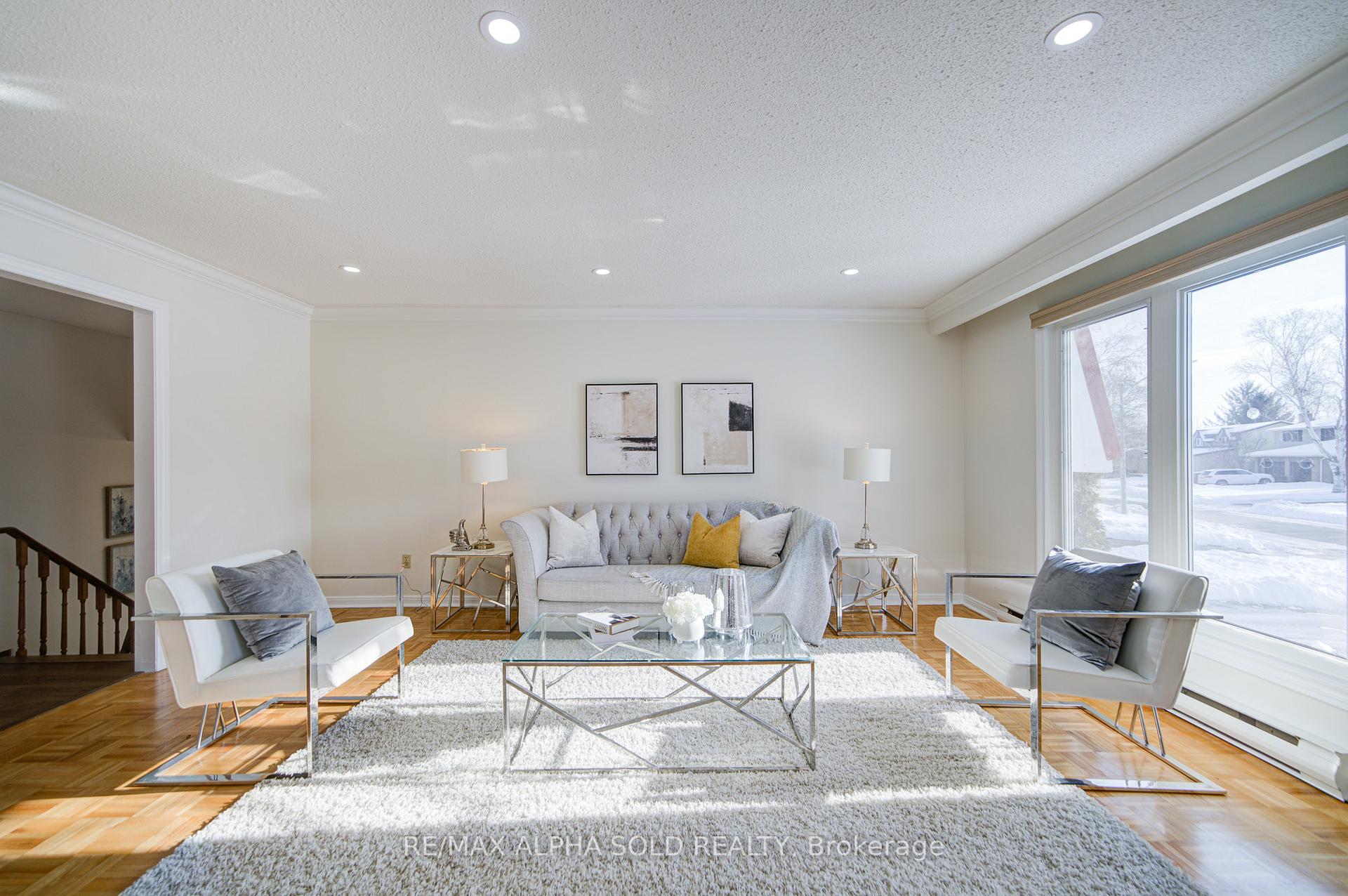 Photo 11 of 73 Oak Lea Circle, Markham, Markham Village — HOMEH