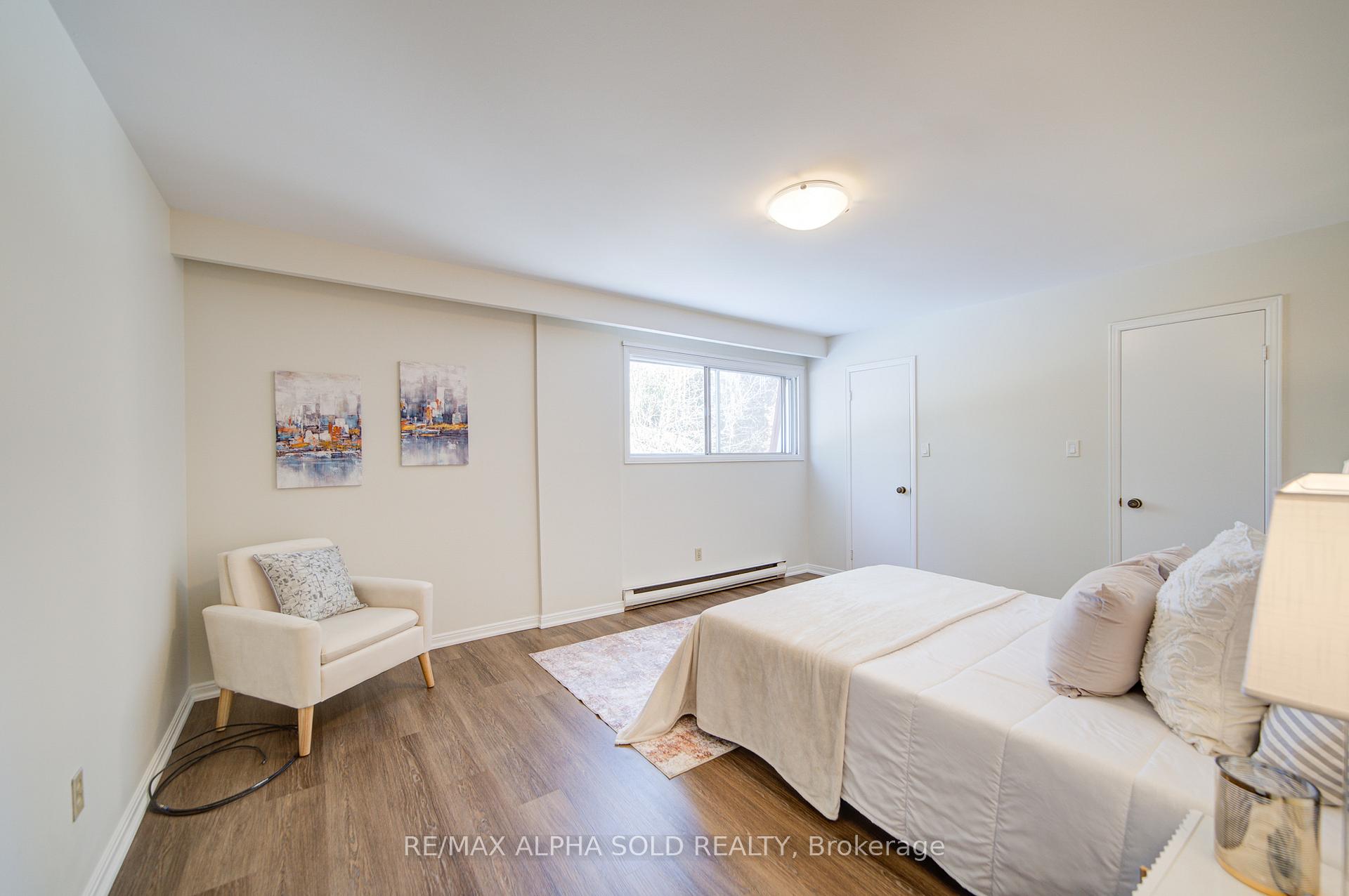 Photo 23 of 73 Oak Lea Circle, Markham, Markham Village — HOMEH