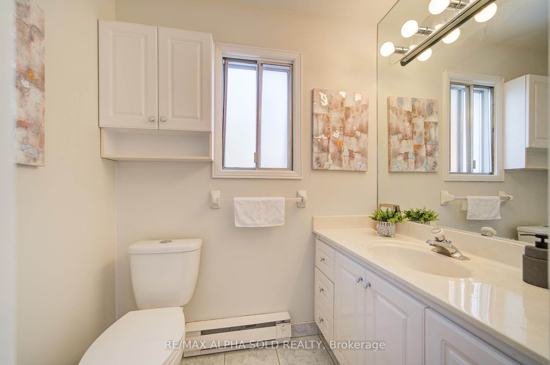 Photo 25 of 73 Oak Lea Circle, Markham, Markham Village — HOMEH