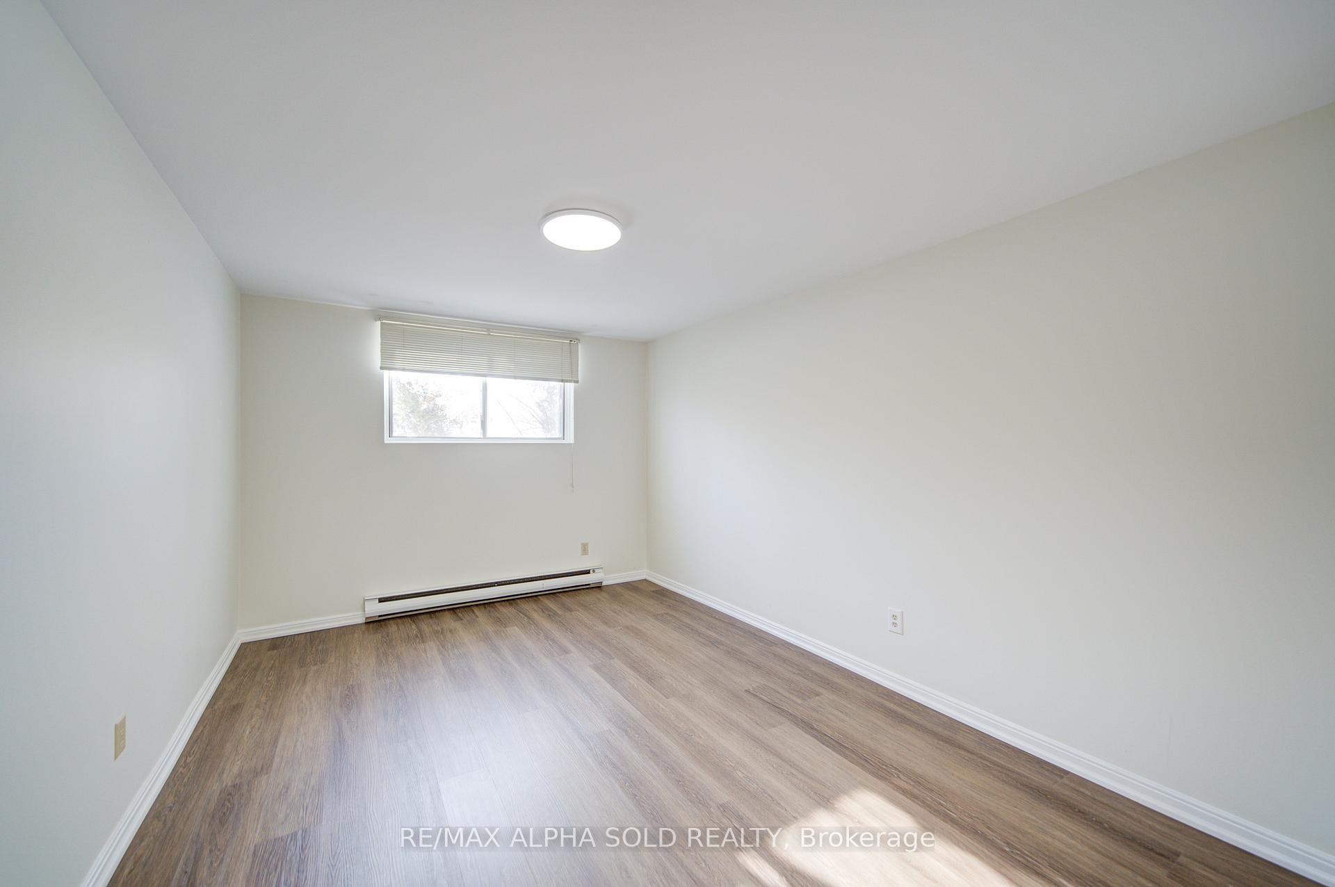 Photo 34 of 73 Oak Lea Circle, Markham, Markham Village — HOMEH