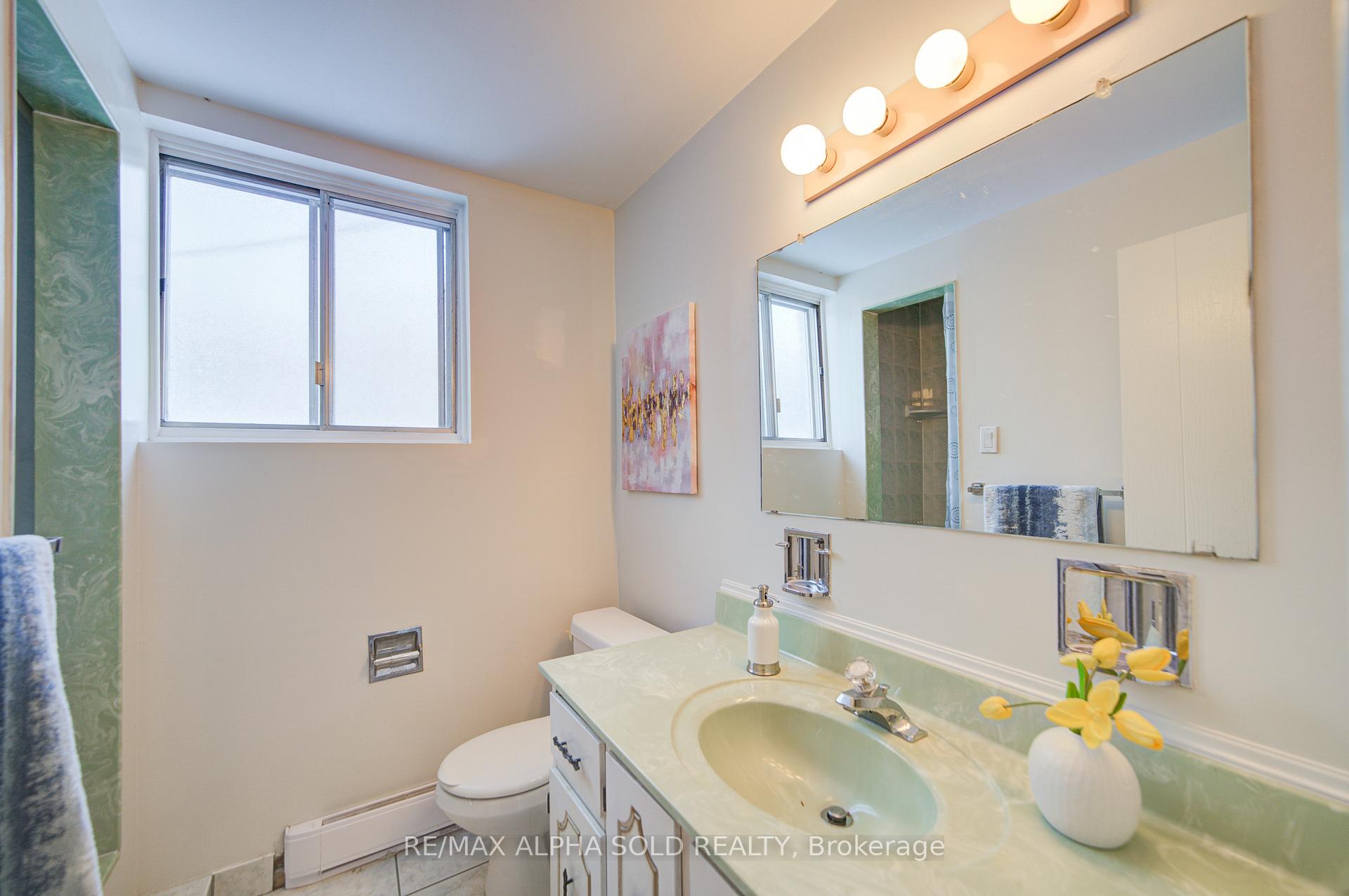 Photo 35 of 73 Oak Lea Circle, Markham, Markham Village — HOMEH