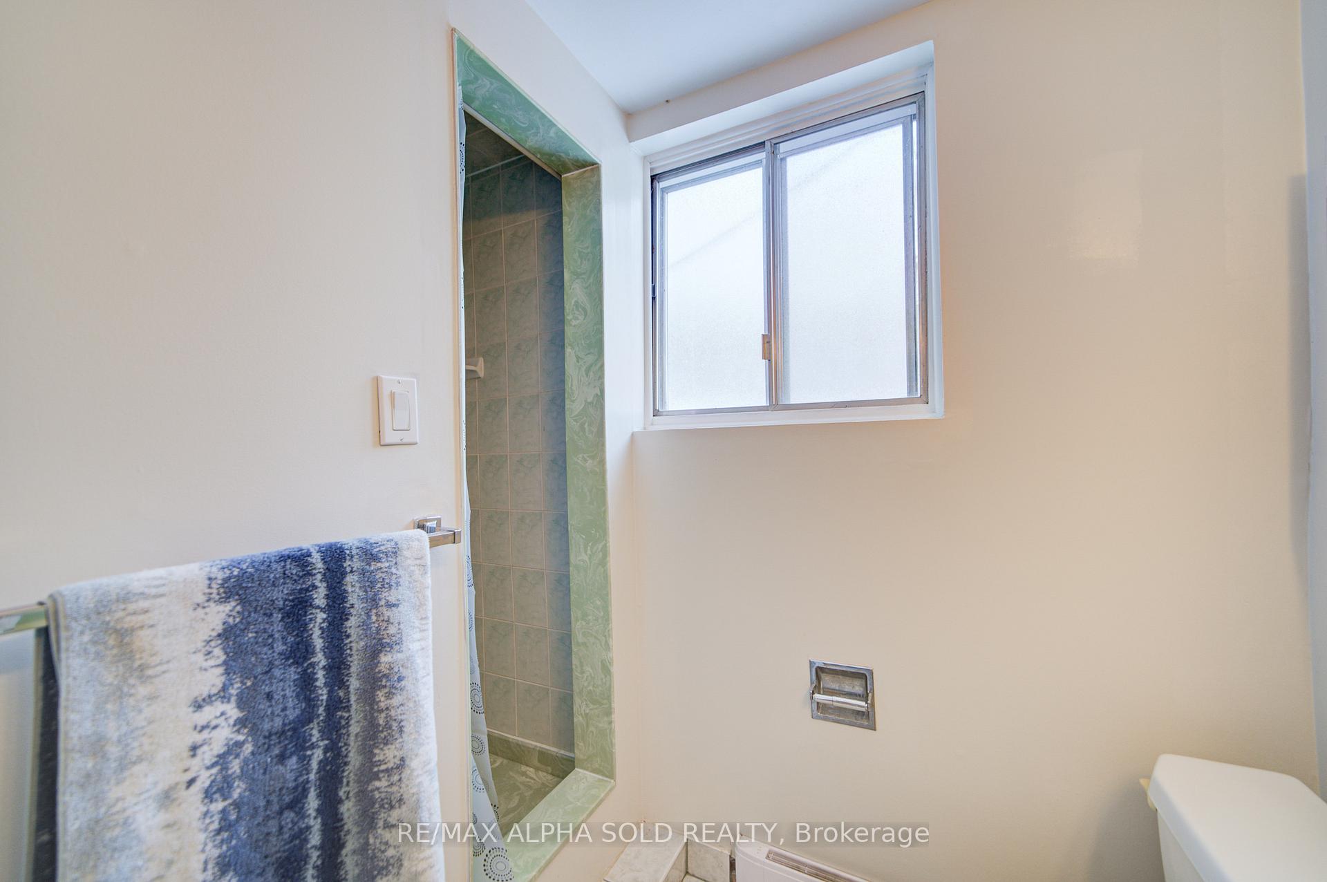 Photo 36 of 73 Oak Lea Circle, Markham, Markham Village — HOMEH