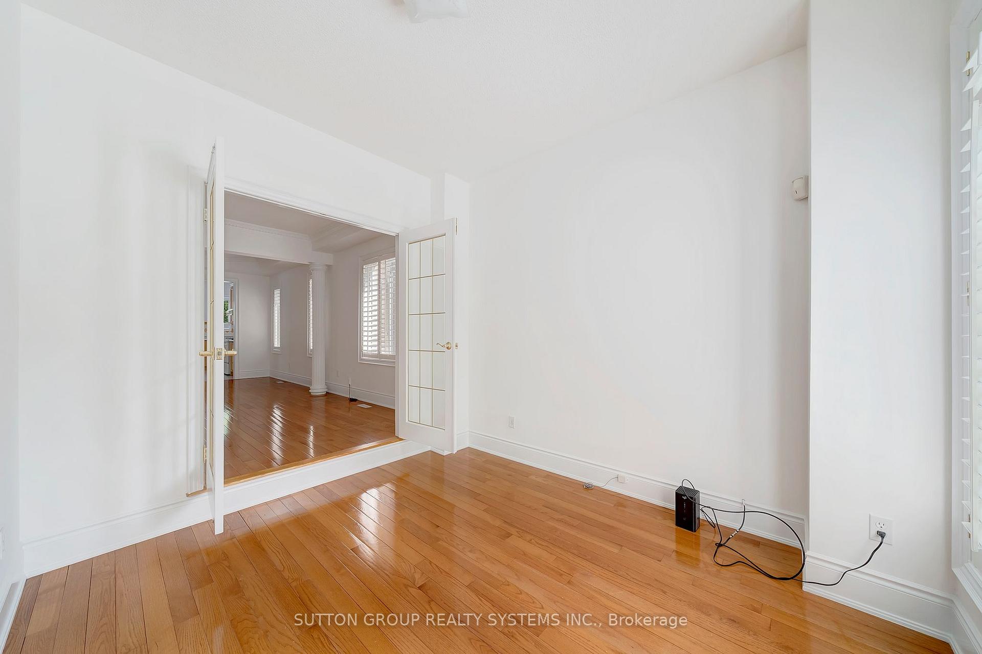 Photo 4 of 12 St Urbain Drive, Vaughan, Vellore Village — HOMEH