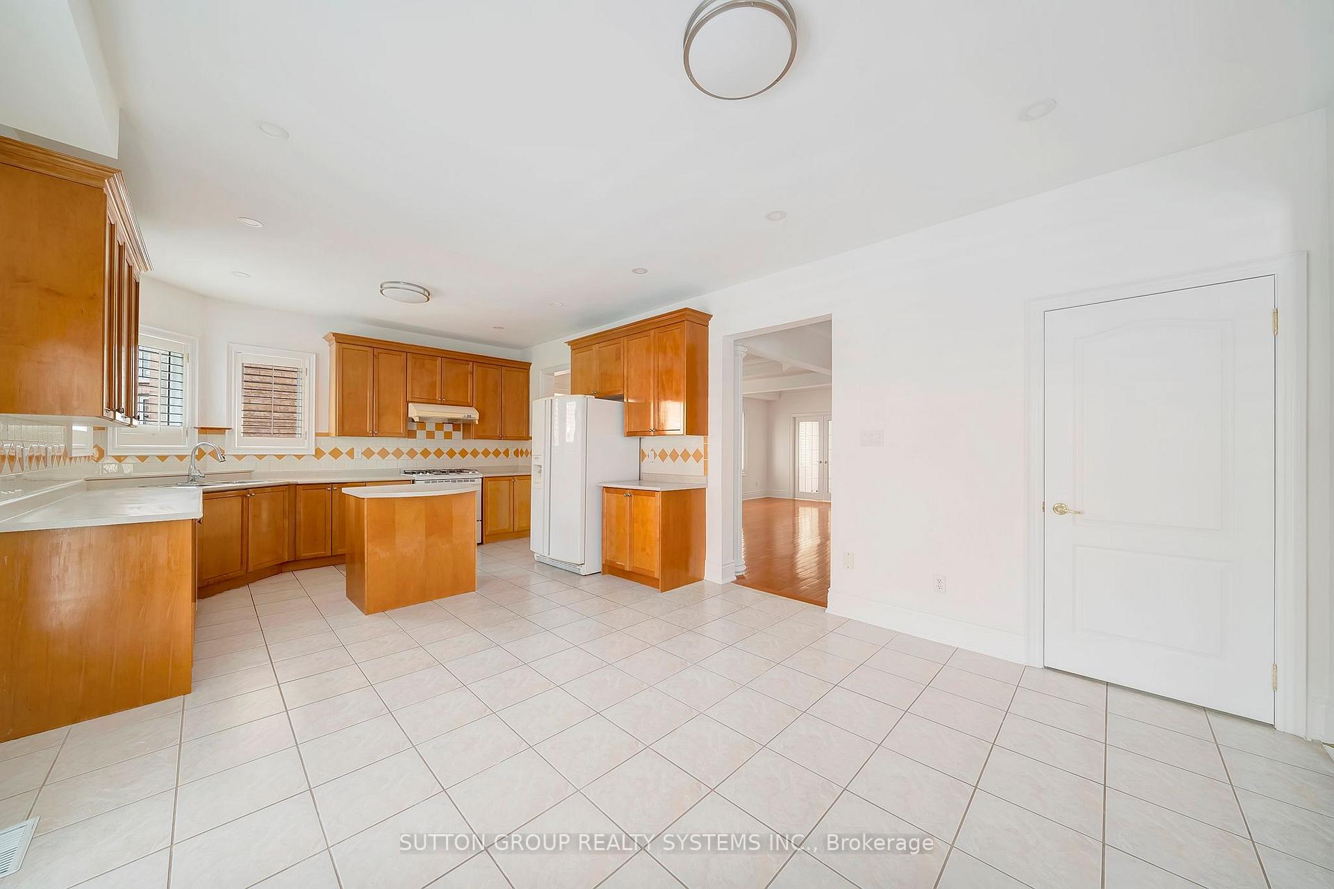Photo 9 of 12 St Urbain Drive, Vaughan, Vellore Village — HOMEH