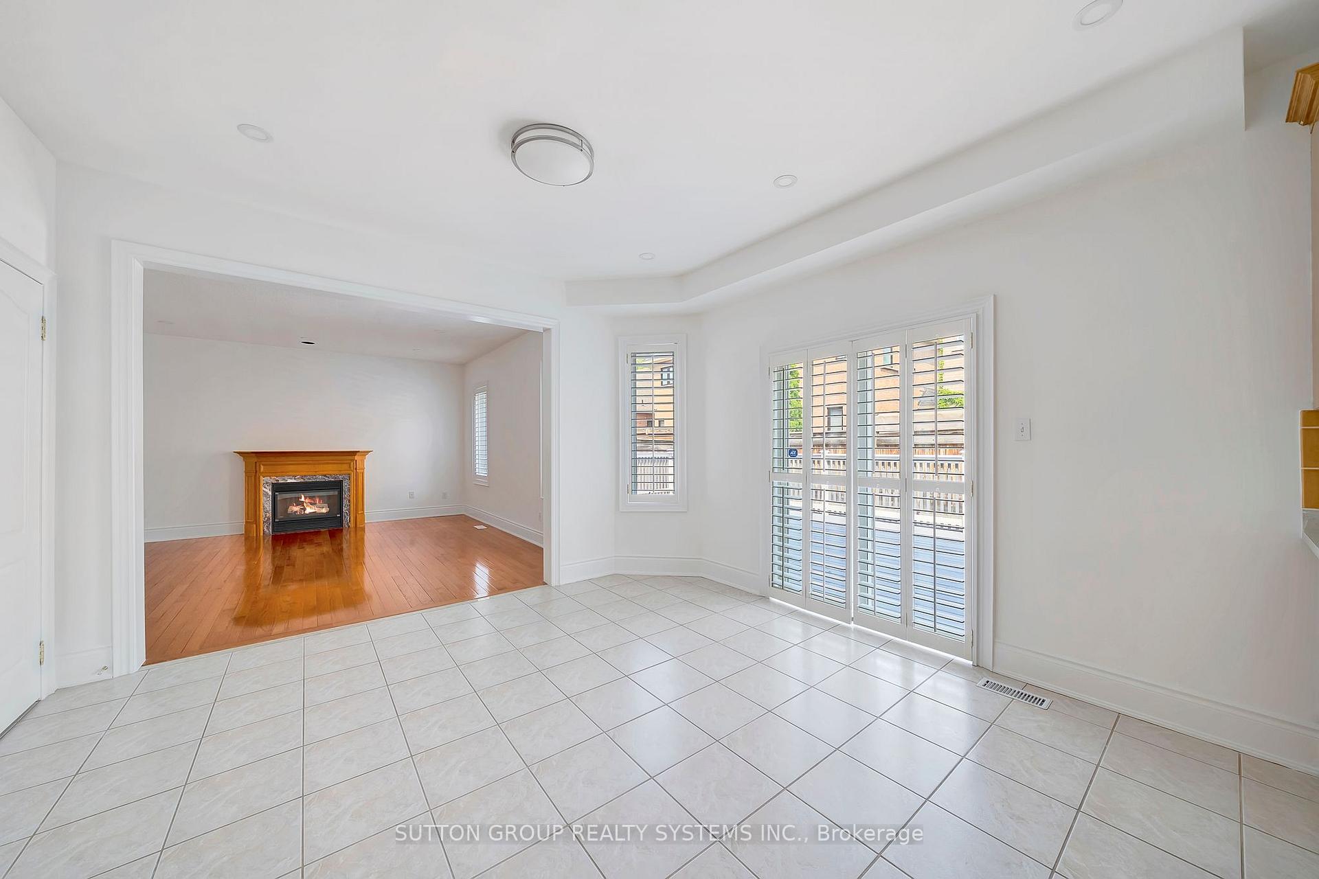 Photo 10 of 12 St Urbain Drive, Vaughan, Vellore Village — HOMEH