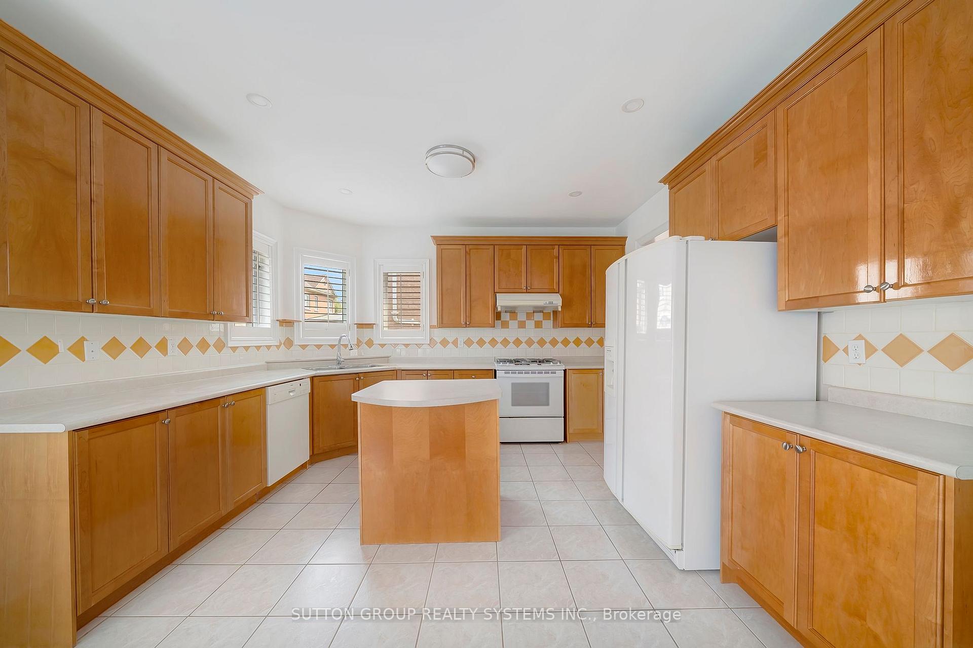 Photo 11 of 12 St Urbain Drive, Vaughan, Vellore Village — HOMEH
