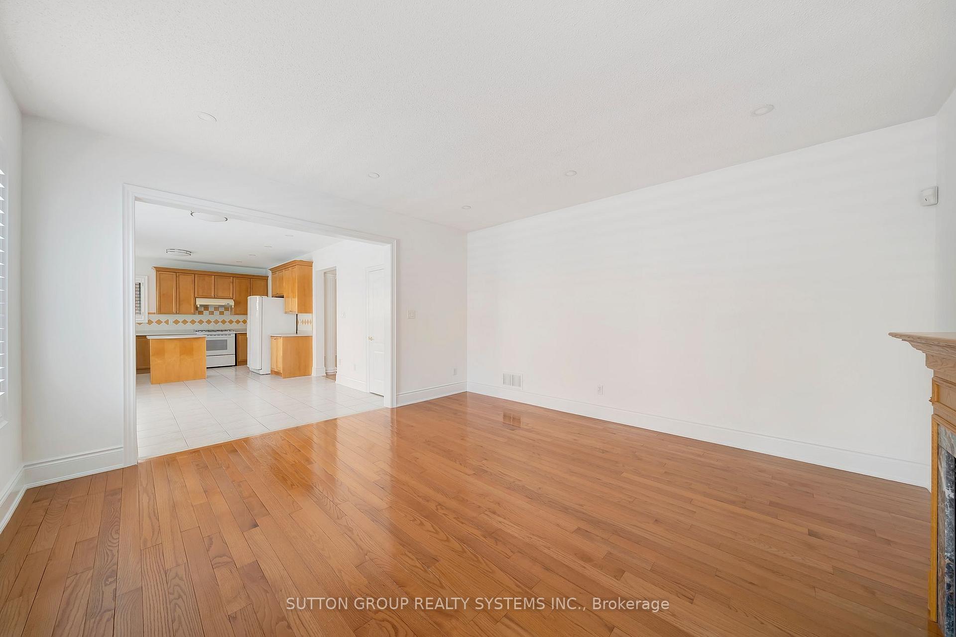 Photo 15 of 12 St Urbain Drive, Vaughan, Vellore Village — HOMEH