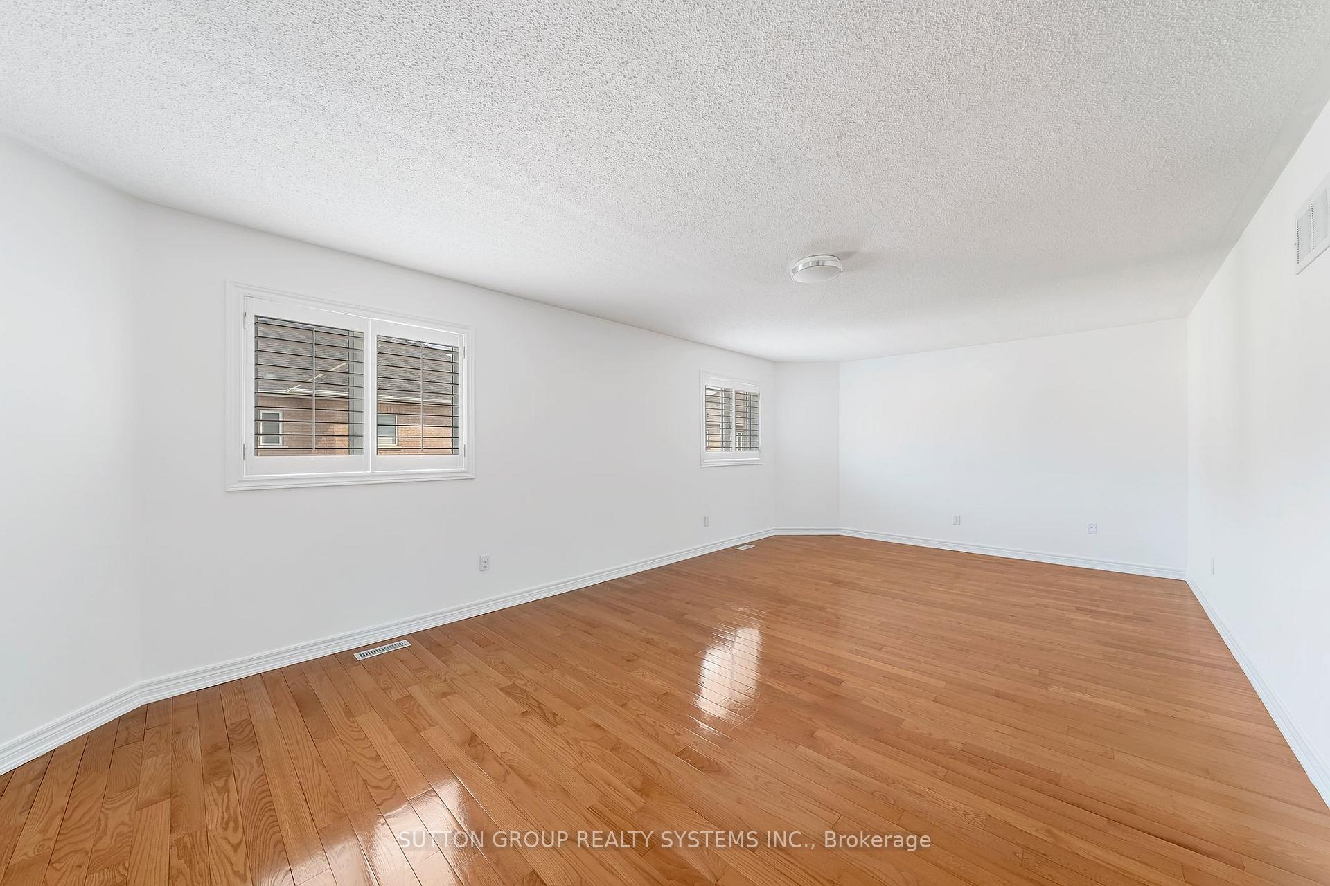 Photo 19 of 12 St Urbain Drive, Vaughan, Vellore Village — HOMEH