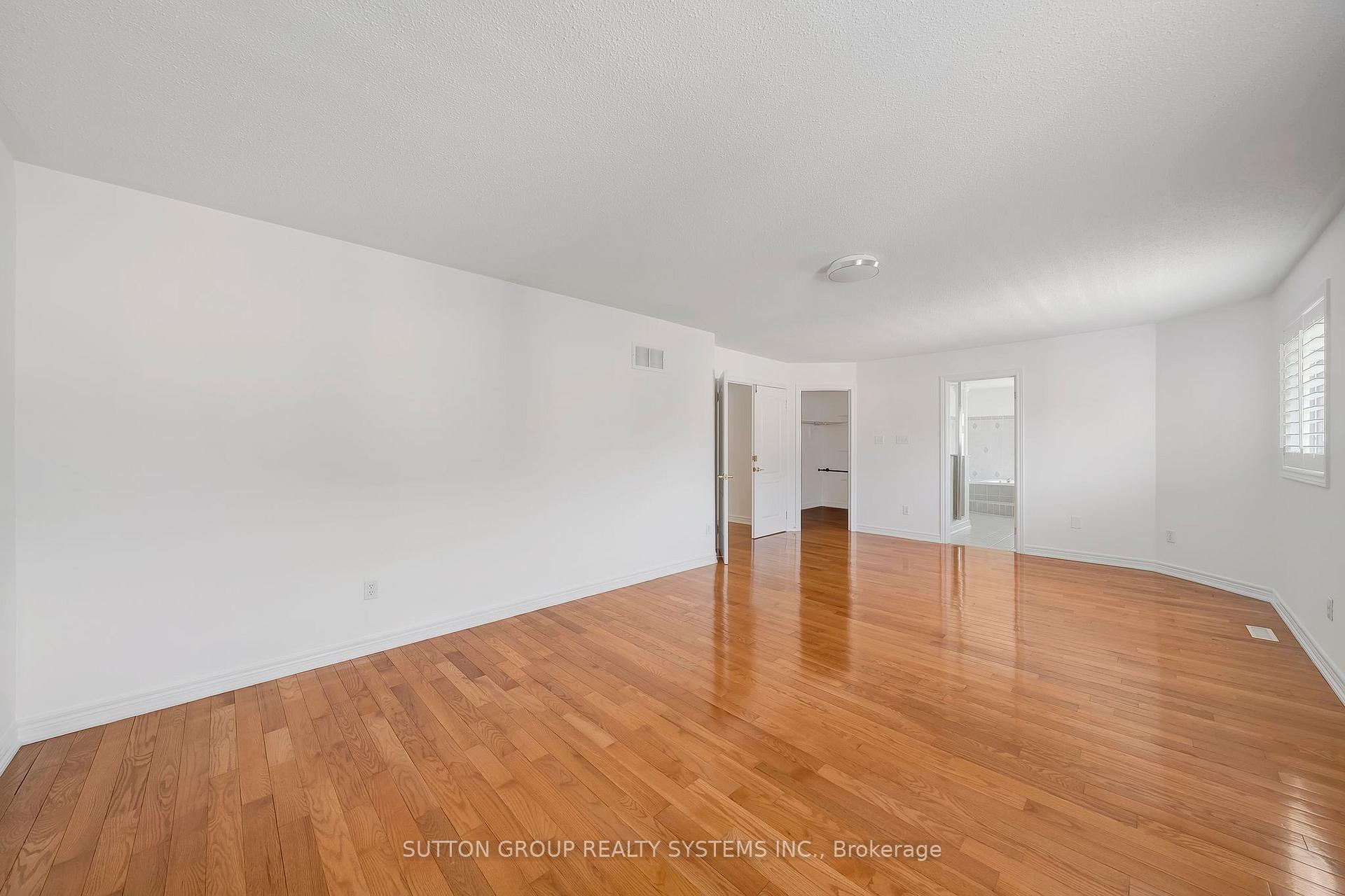 Photo 21 of 12 St Urbain Drive, Vaughan, Vellore Village — HOMEH