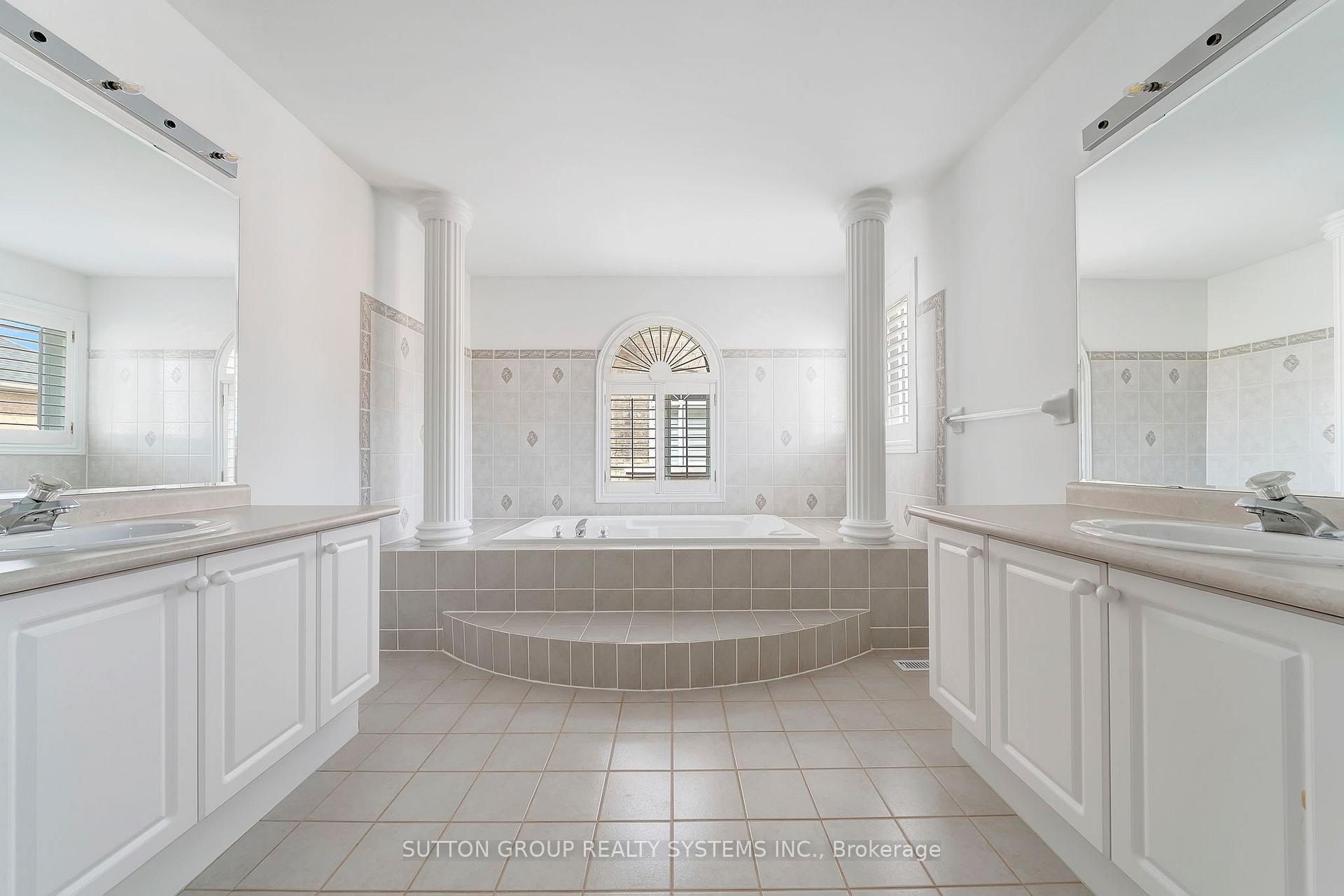 Photo 23 of 12 St Urbain Drive, Vaughan, Vellore Village — HOMEH