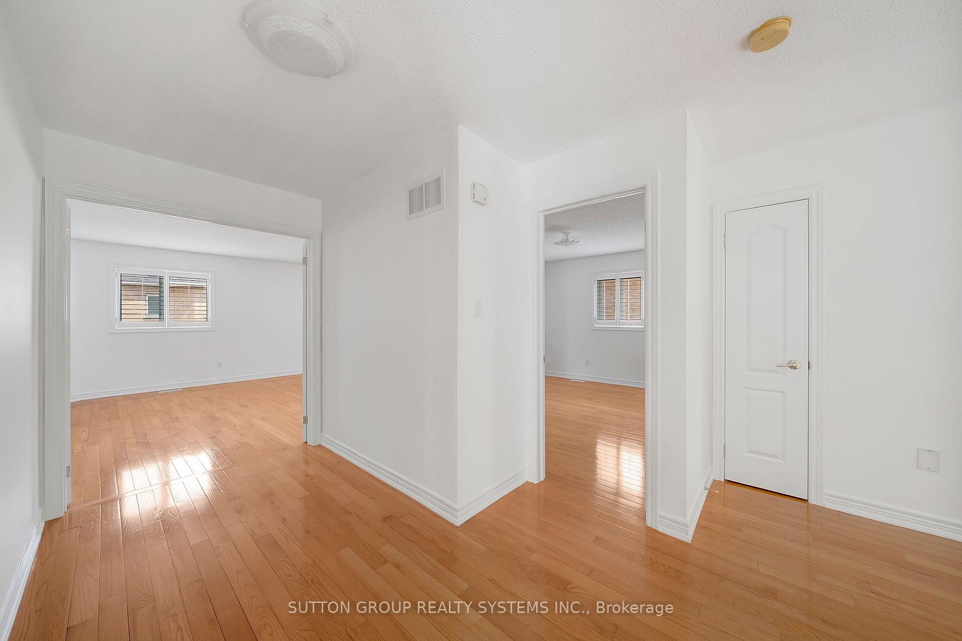 Photo 25 of 12 St Urbain Drive, Vaughan, Vellore Village — HOMEH