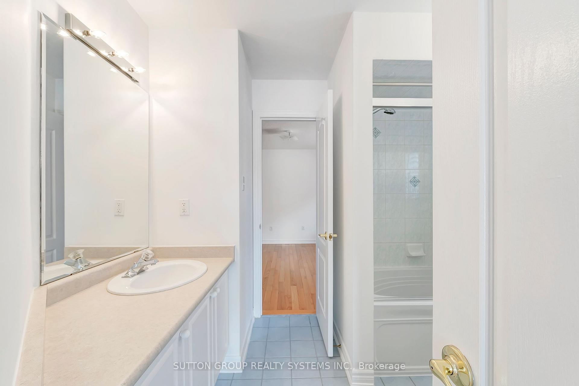 Photo 28 of 12 St Urbain Drive, Vaughan, Vellore Village — HOMEH