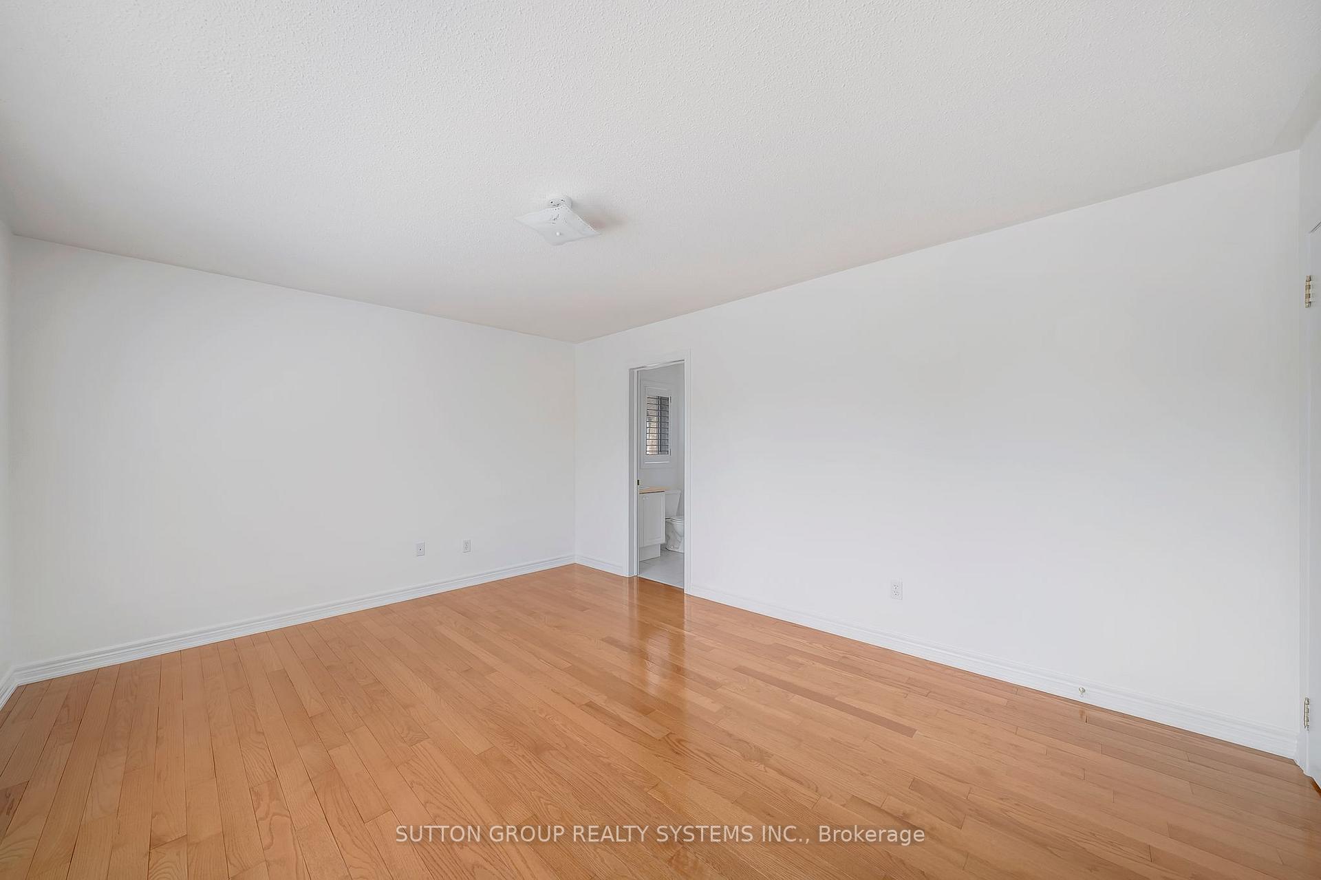Photo 32 of 12 St Urbain Drive, Vaughan, Vellore Village — HOMEH