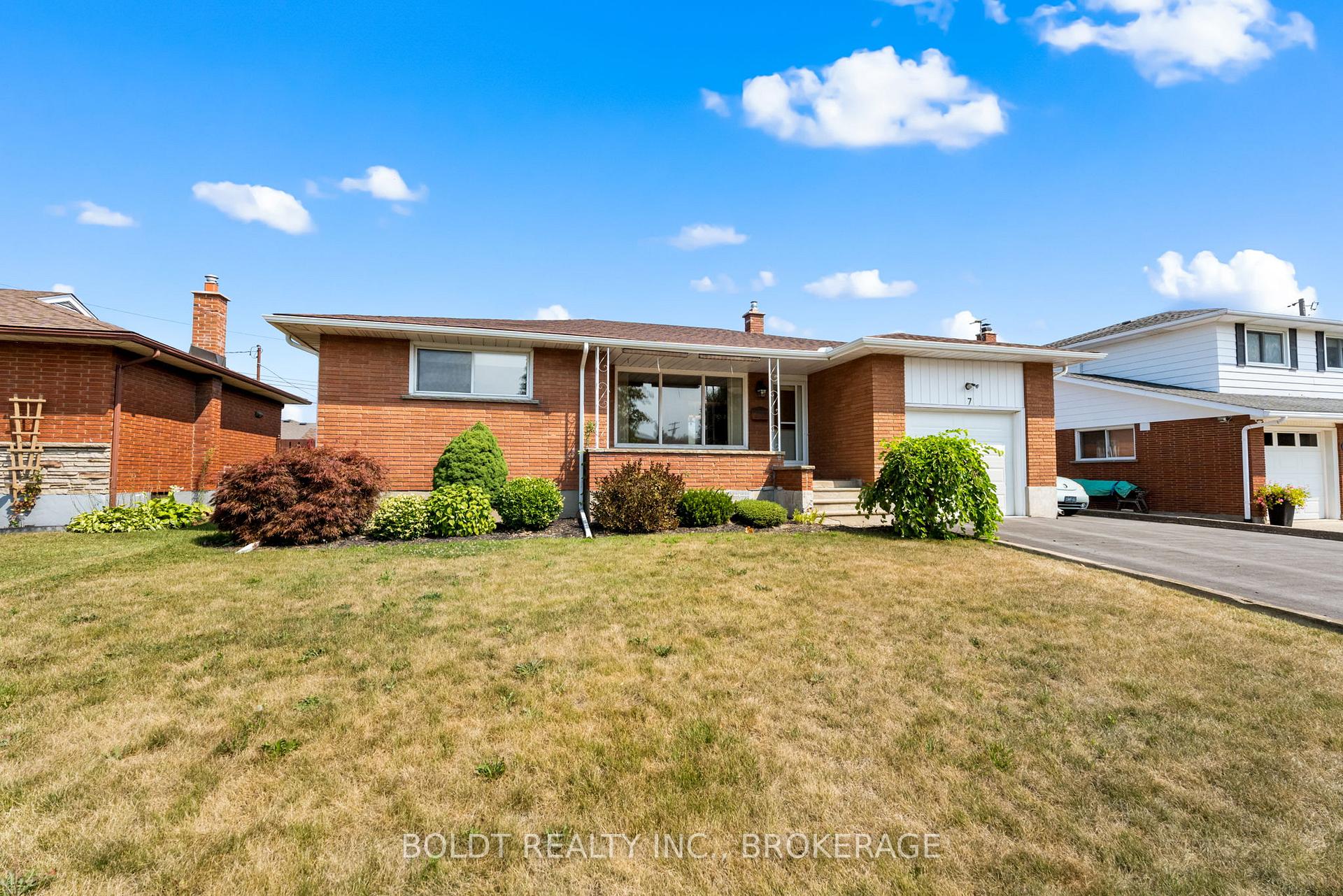 Front of 7 Eastdale Crescent