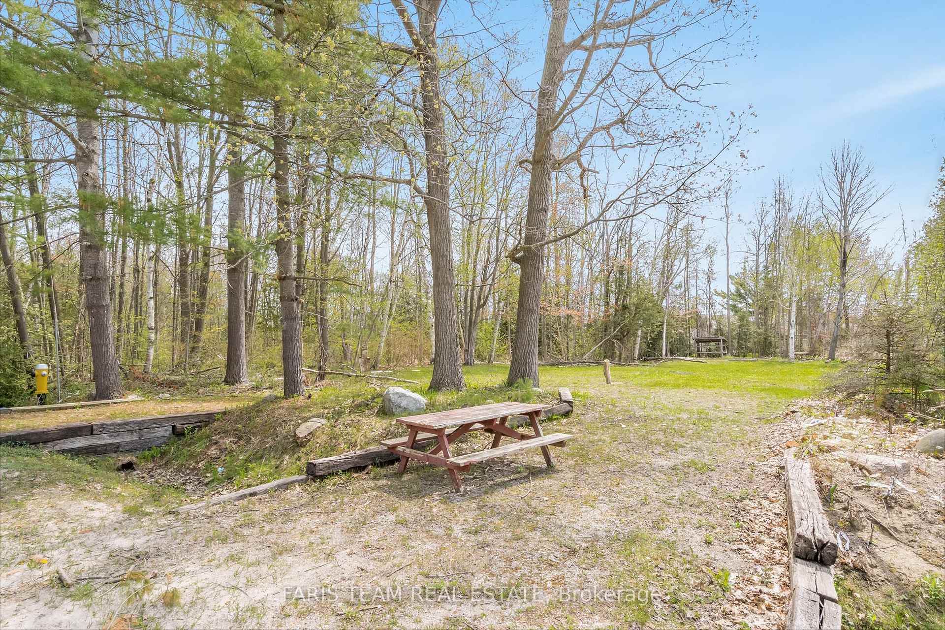Photo 5 of 21 Poplar Glen Road, Wasaga Beach — HOMEH