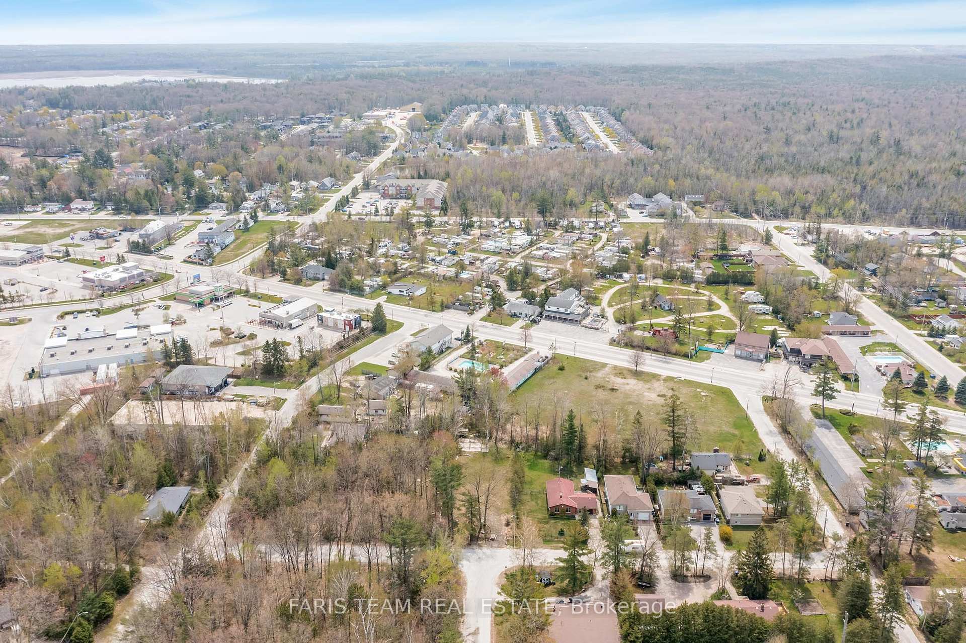 Photo 7 of 21 Poplar Glen Road, Wasaga Beach — HOMEH
