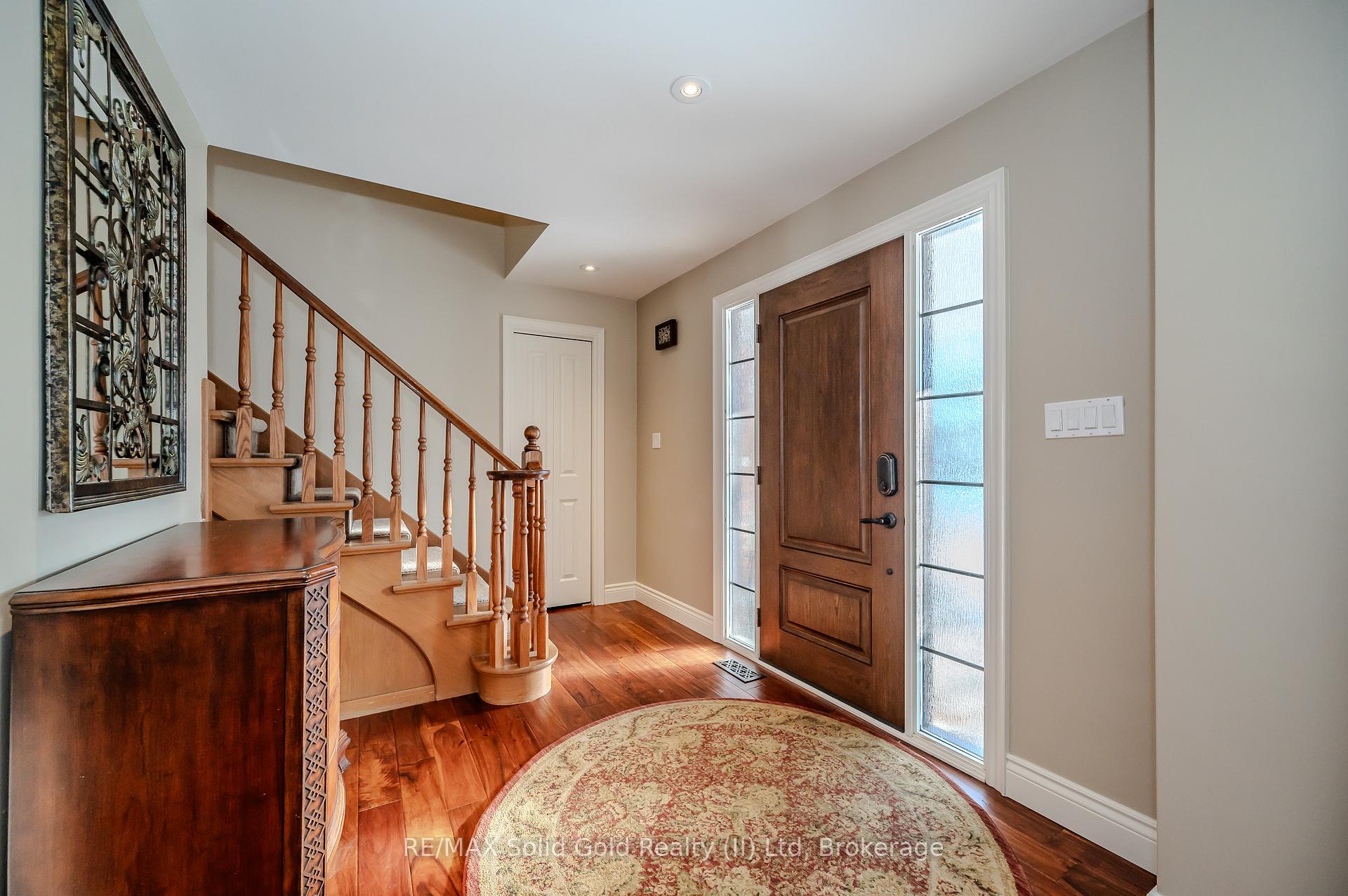 Photo 3 of 299 Craigleith Drive, Waterloo — HOMEH
