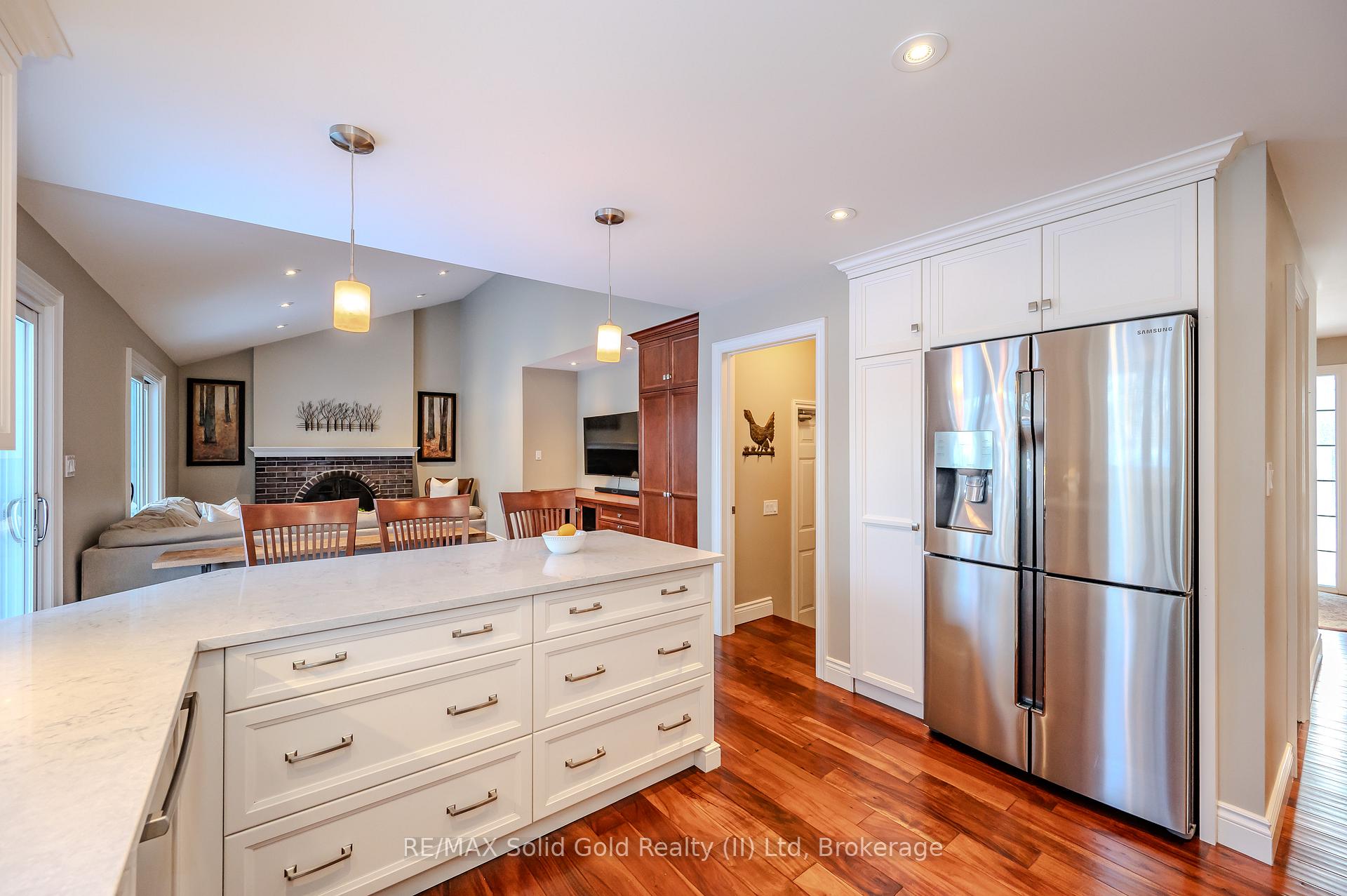 Photo 11 of 299 Craigleith Drive, Waterloo — HOMEH