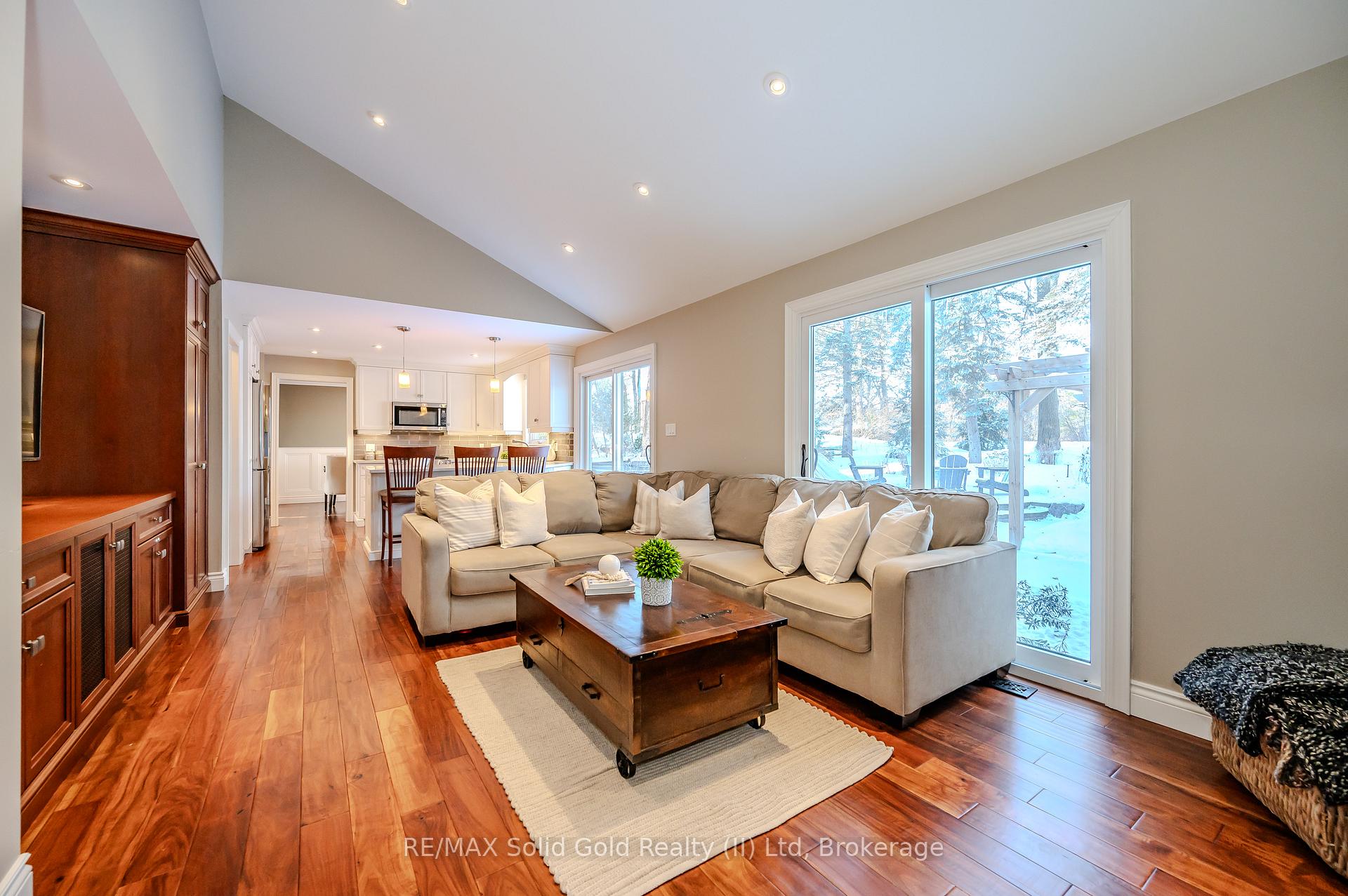Photo 16 of 299 Craigleith Drive, Waterloo — HOMEH
