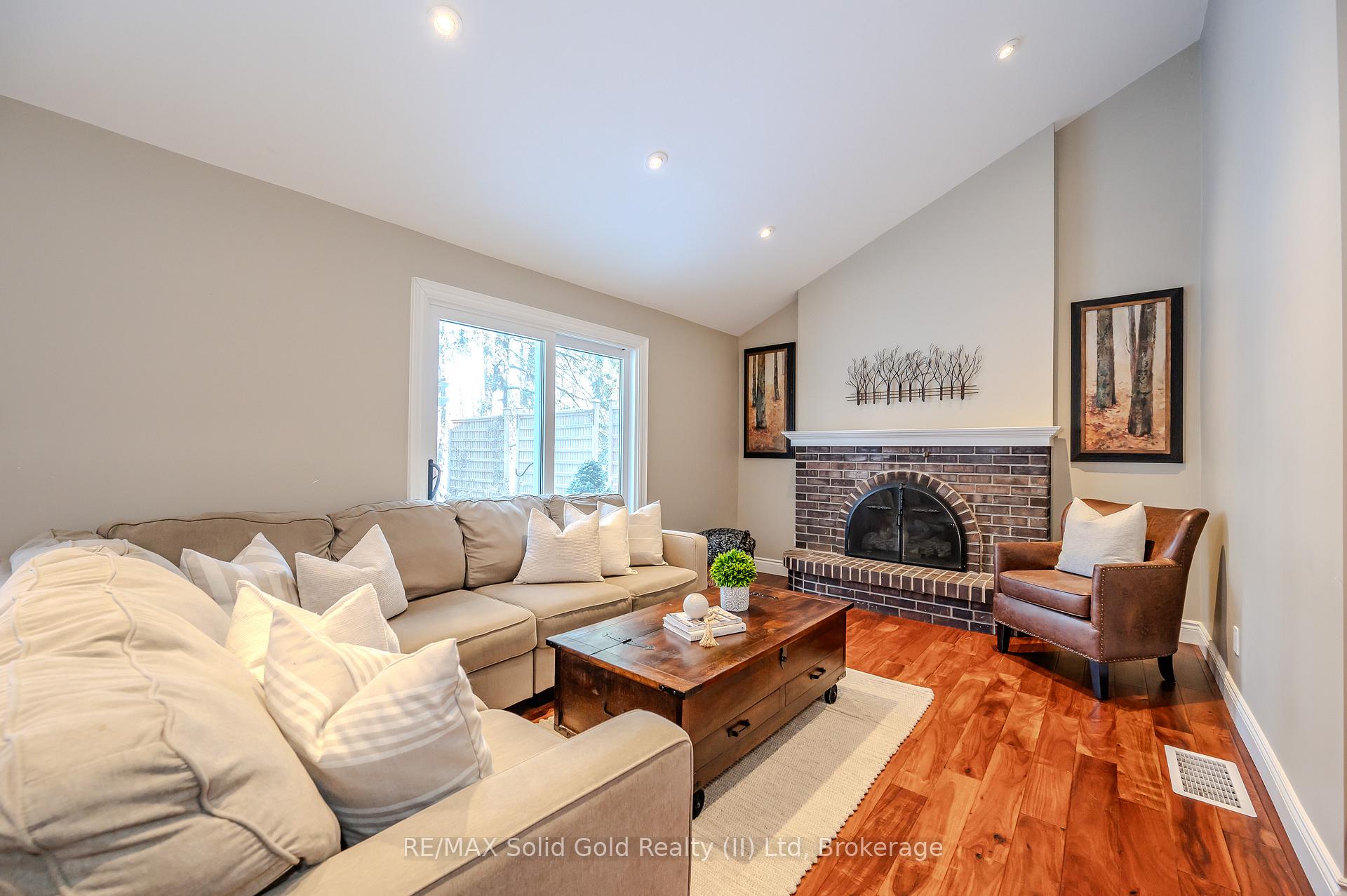 Photo 17 of 299 Craigleith Drive, Waterloo — HOMEH