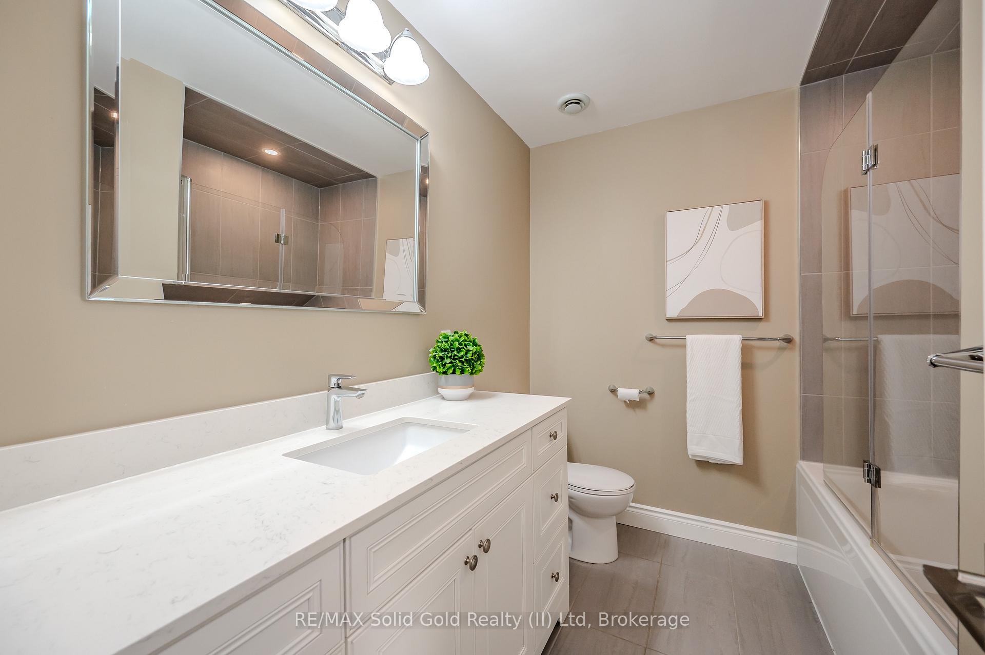 Photo 19 of 299 Craigleith Drive, Waterloo — HOMEH
