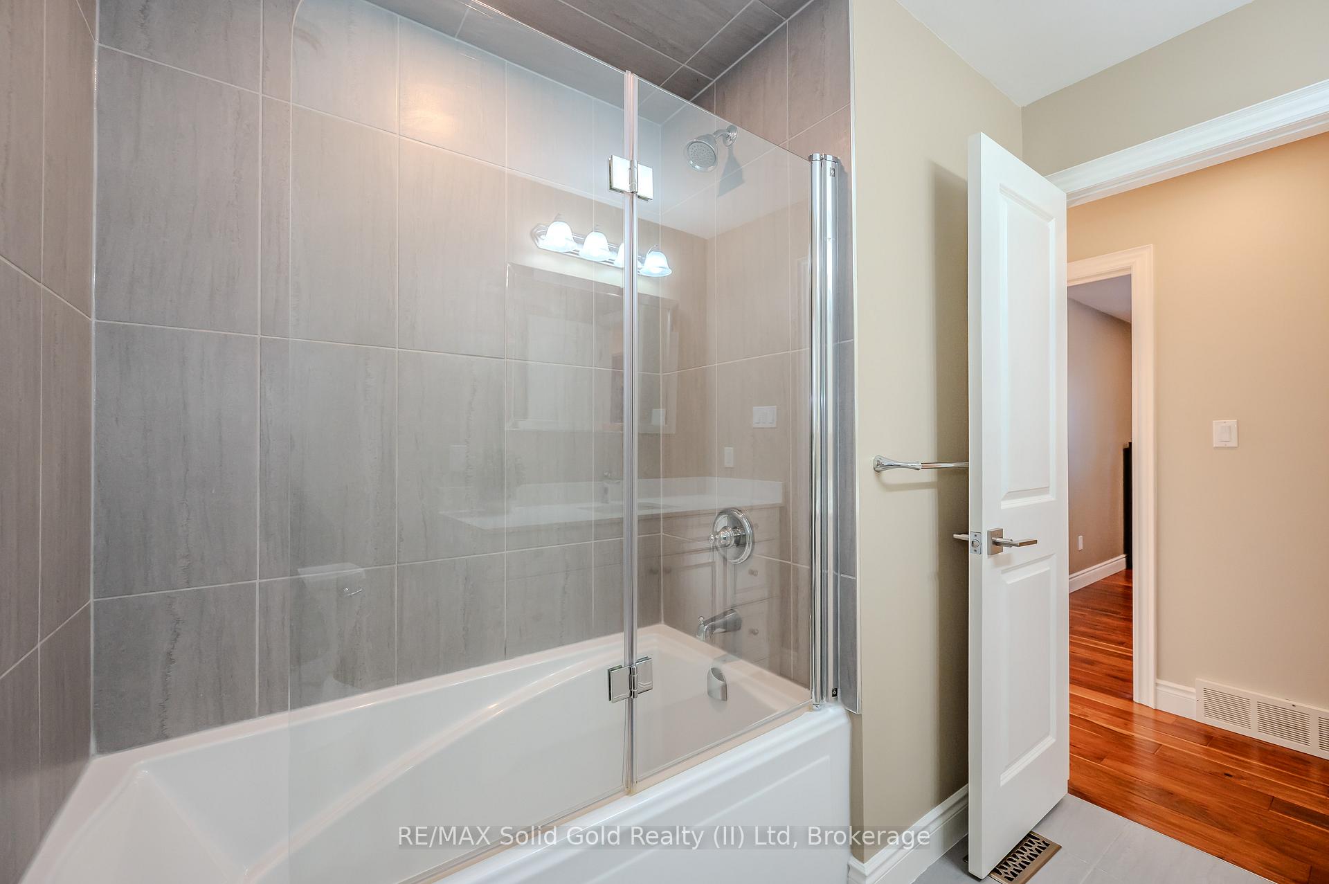 Photo 20 of 299 Craigleith Drive, Waterloo — HOMEH