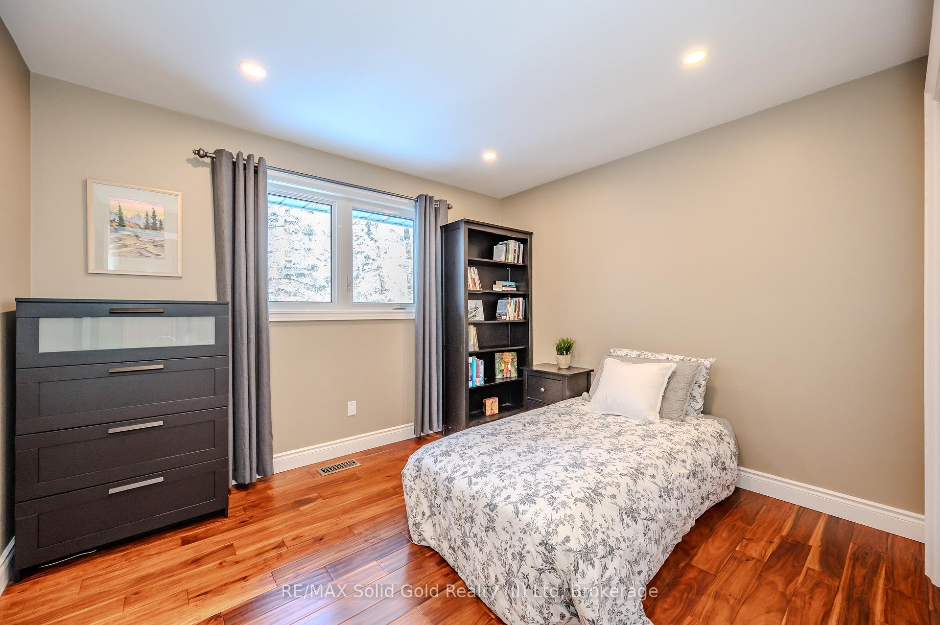 Photo 21 of 299 Craigleith Drive, Waterloo — HOMEH
