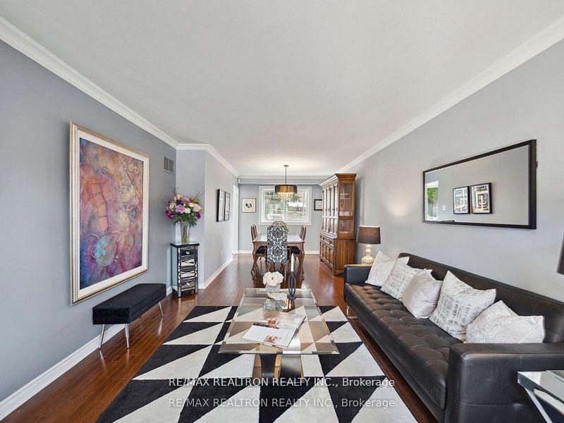 Photo 6 of 53 Peter Andrew Crescent, Vaughan, Brownridge — HOMEH